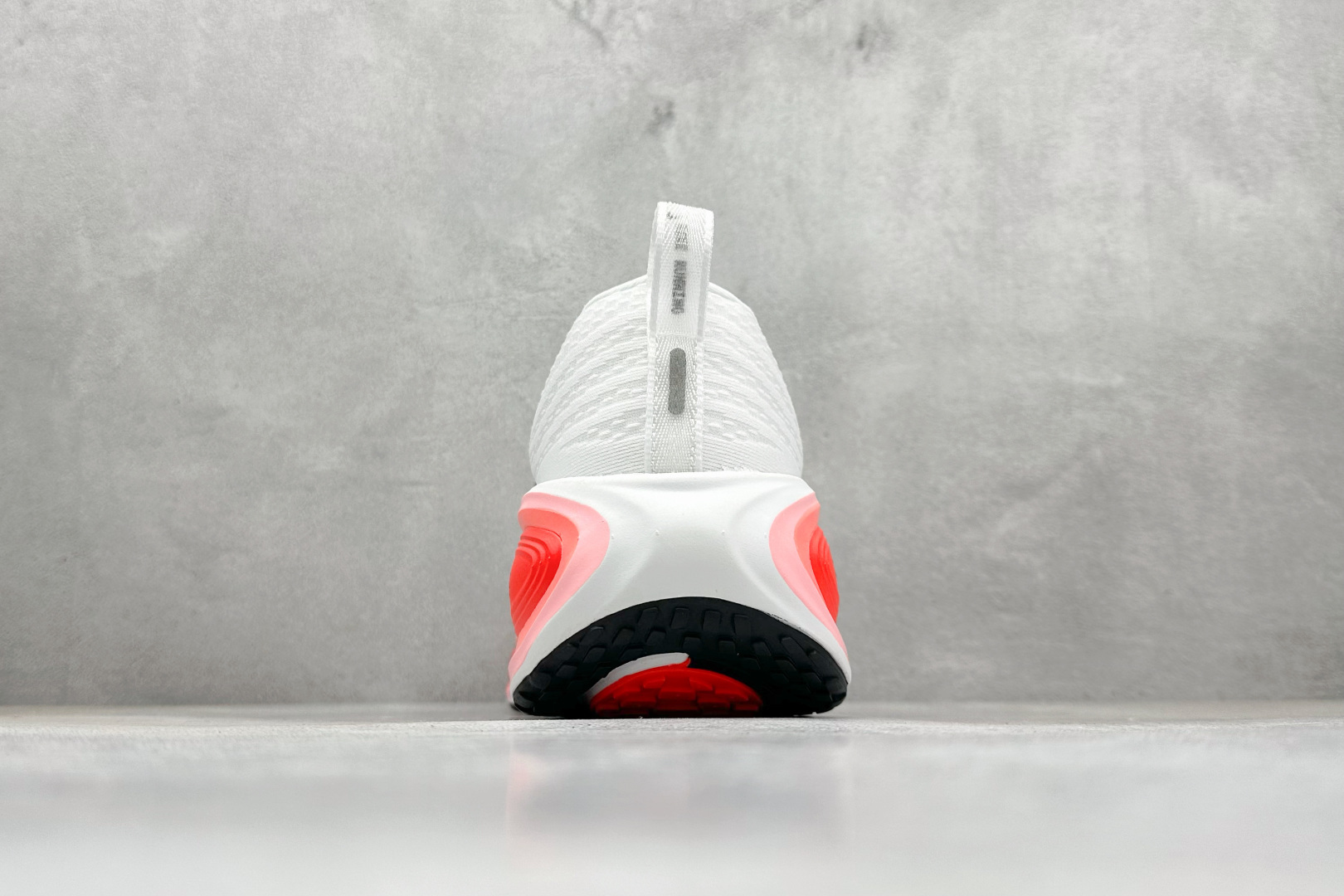 Nike Air Zoom Vomero PLUS 全新科技提前原鞋开发 运动跑鞋 HV8150-100-莆田鞋,莆田鞋货源,高仿鞋,高仿鞋货源,安福档口,莆田高仿鞋,莆田鞋批发,高仿鞋批发,莆田高仿运动鞋,高仿运动鞋,莆田运动鞋 Nike Air Zoom Vomero PLUS 全新科技提前原鞋开发 运动跑鞋 HV8150-100