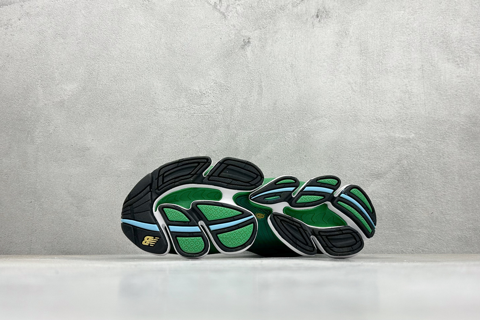 190 New Balance 2000系列复古老爹风休闲运动慢跑鞋 U2000WGJ