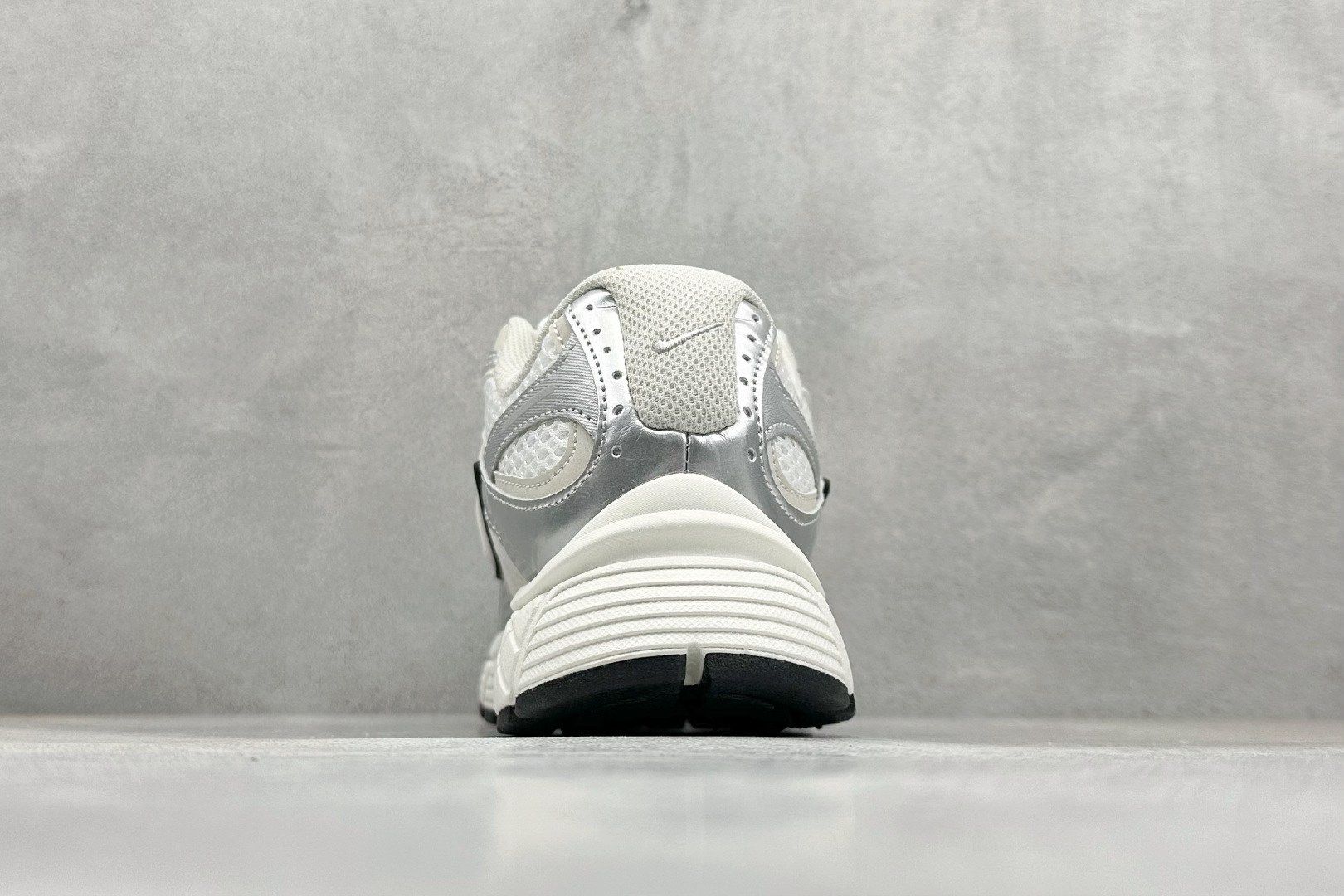 180 GS版 NK V5 RNR 舒适百搭跑步鞋 HQ7901-104