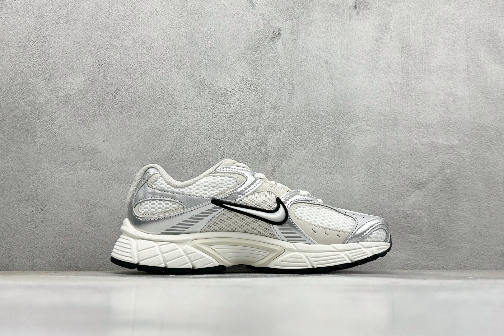 180 GS版 NK V5 RNR 舒适百搭跑步鞋 HQ7901-104