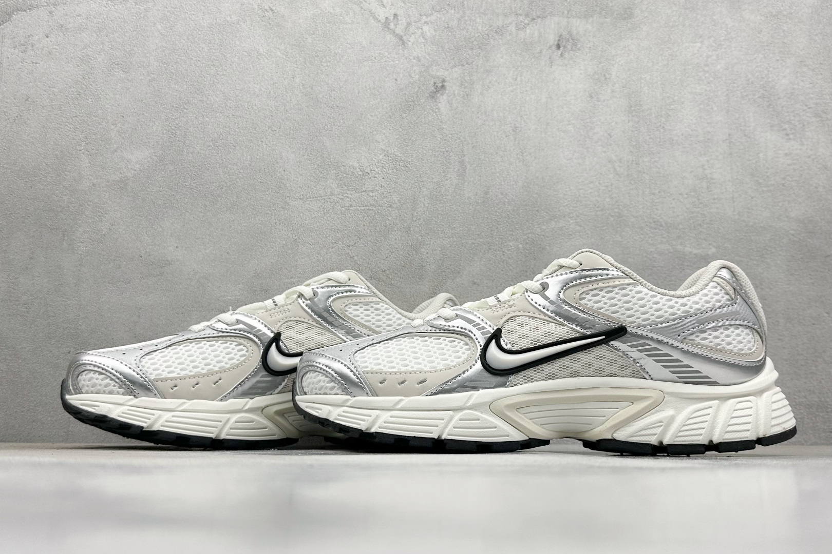 180 GS版 NK V5 RNR 舒适百搭跑步鞋 HQ7901-104