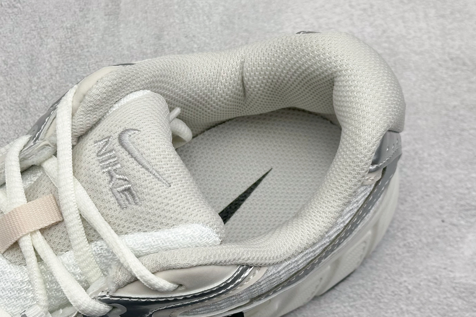 180 GS版 NK V5 RNR 舒适百搭跑步鞋 HQ7901-104