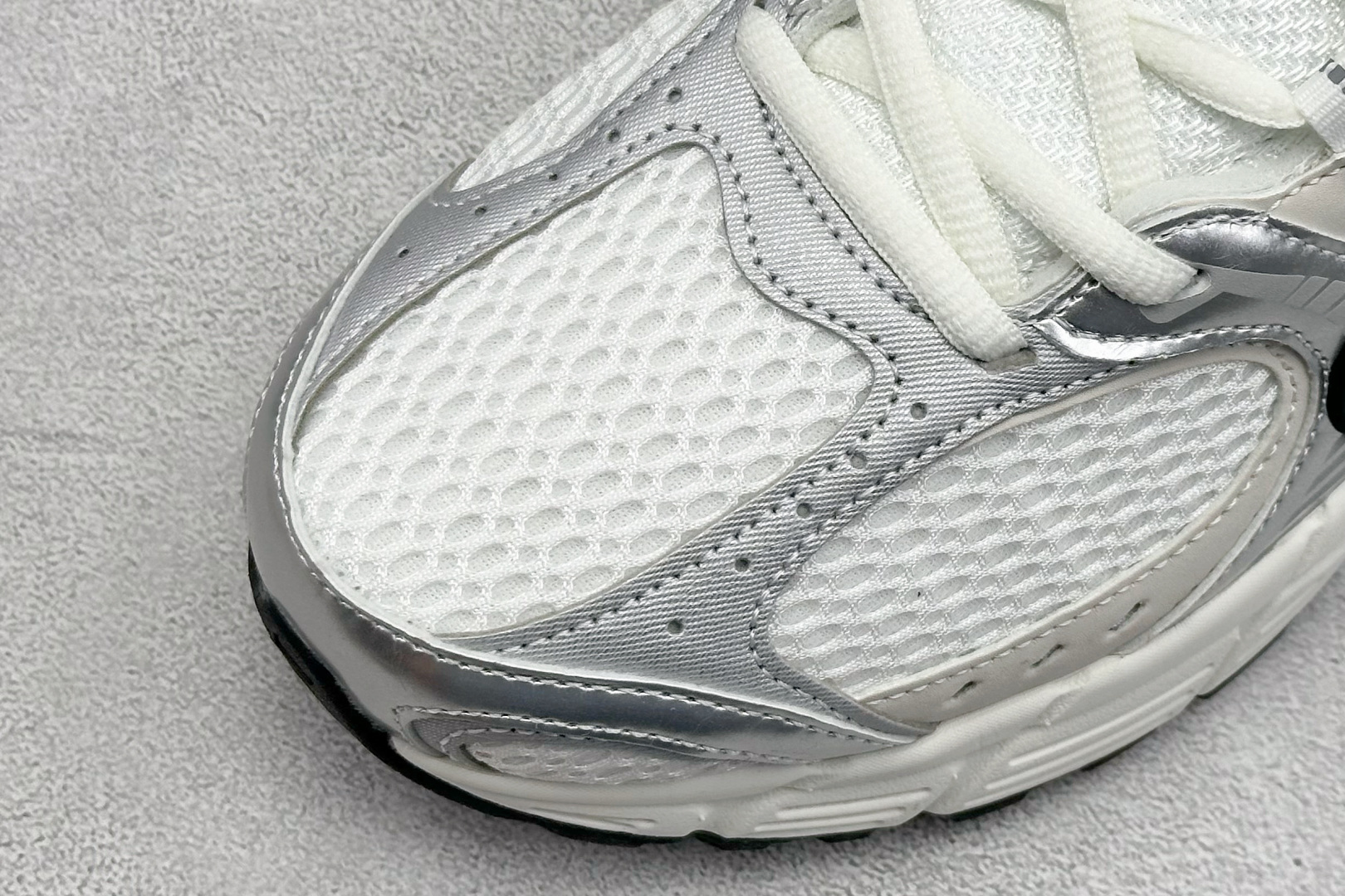 180 GS版 NK V5 RNR 舒适百搭跑步鞋 HQ7901-104