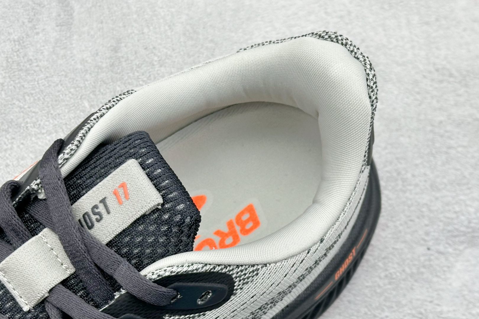 180 CK版Brooks布鲁克斯 Gho 17 网面时尚 网布耐磨透气低帮休闲跑步鞋 110442 1D 048