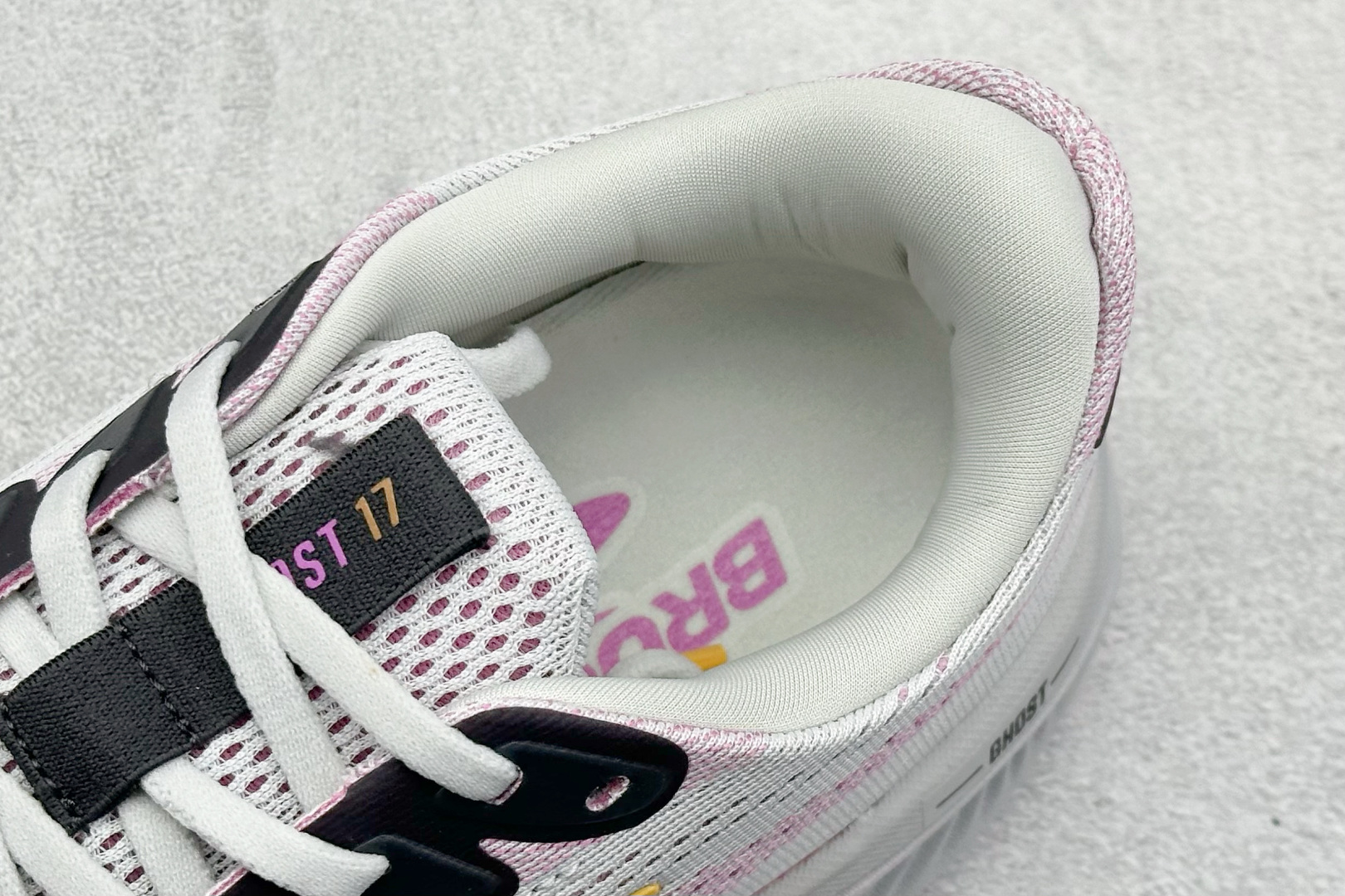 180 CK版Brooks布鲁克斯 Gho 17 网面时尚 网布耐磨透气低帮休闲跑步鞋 120431 1D 070