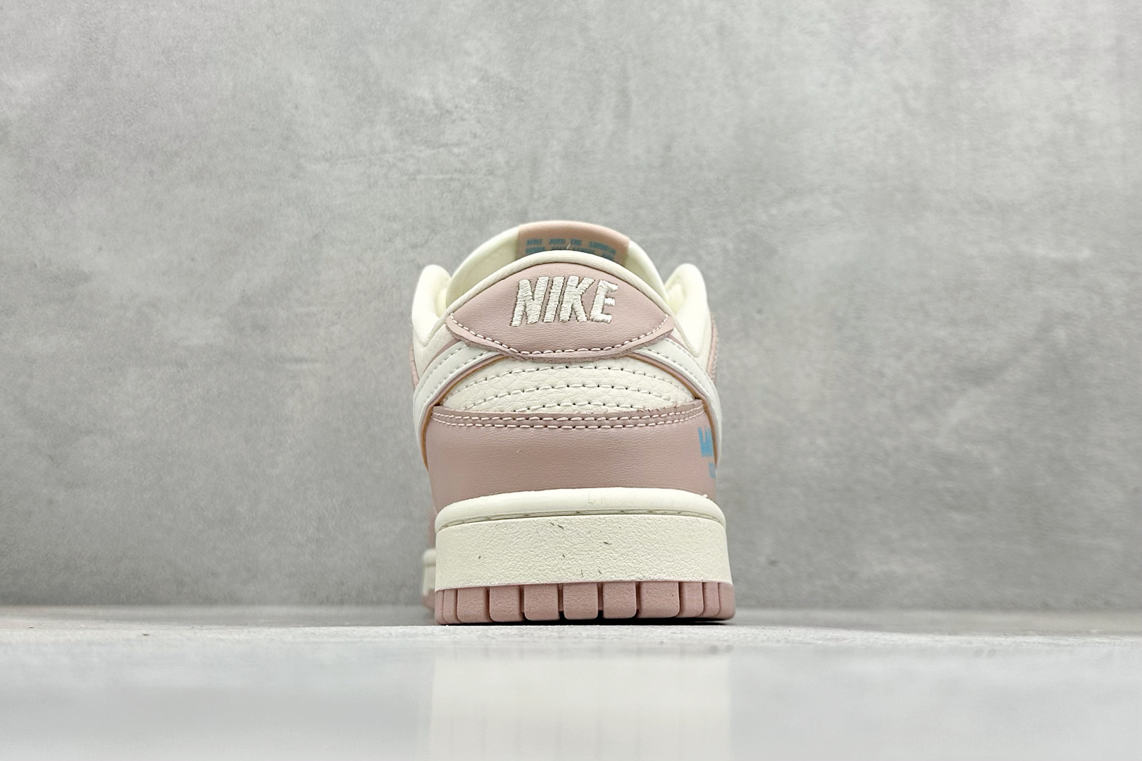 XC版Nike SB Dunk Low x LABUBU 粉白小勾 DG2025-005