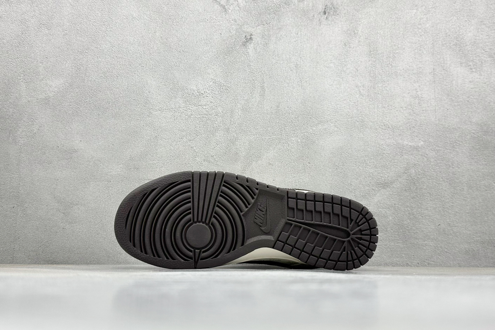 Nike SB Dunk Low Bape联名 鳞纹米棕勾 高端定制 低帮休闲板鞋 QW5836-016