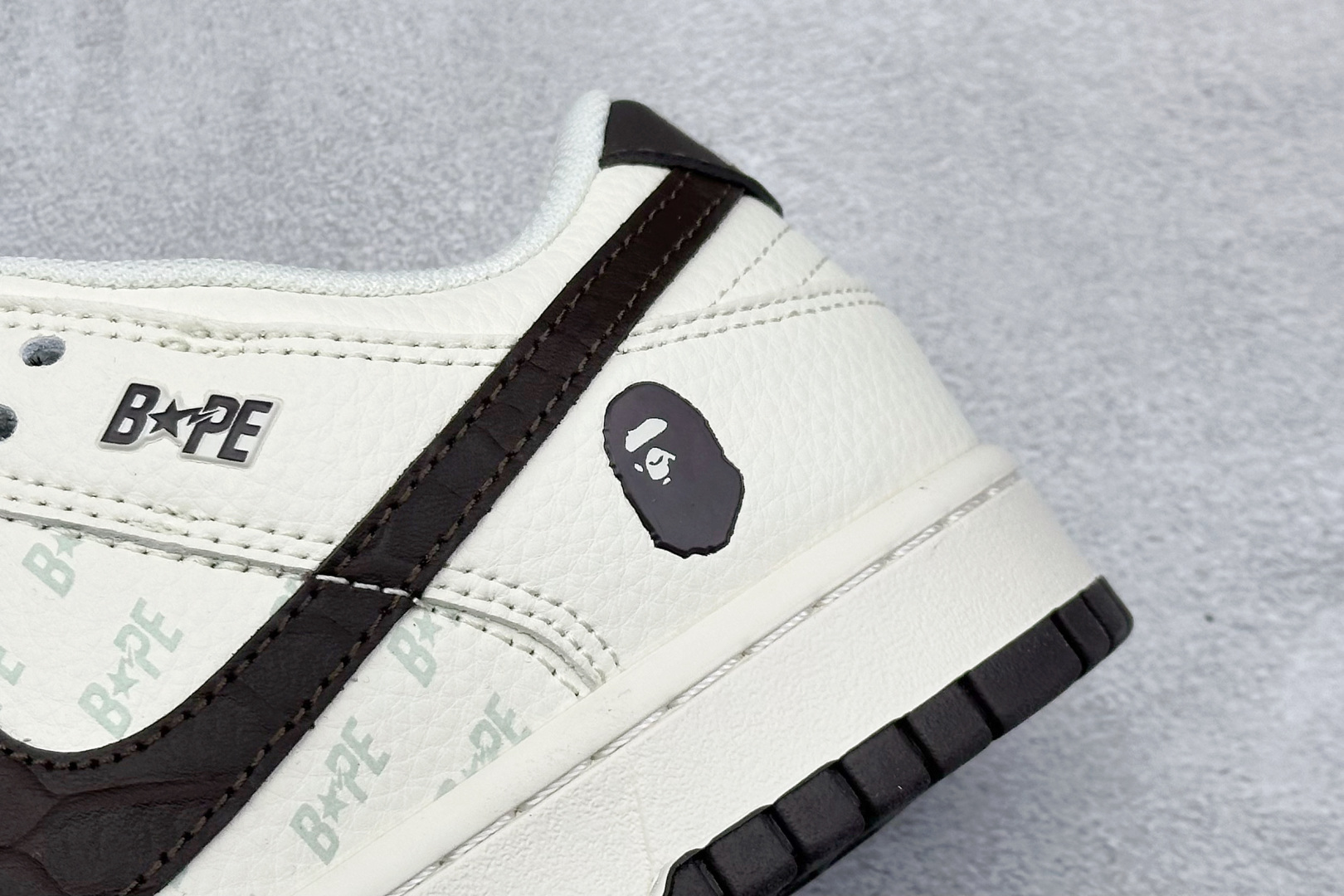 Nike SB Dunk Low Bape联名 鳞纹米棕勾 高端定制 低帮休闲板鞋 QW5836-016