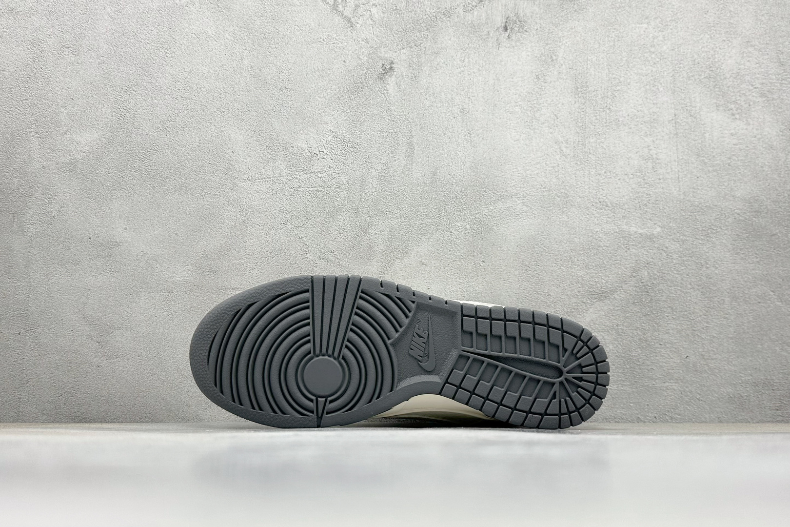 Nike SB Dunk Low 耐克抹茶灰 周年高端定制 低帮休闲板鞋 JP1628-056