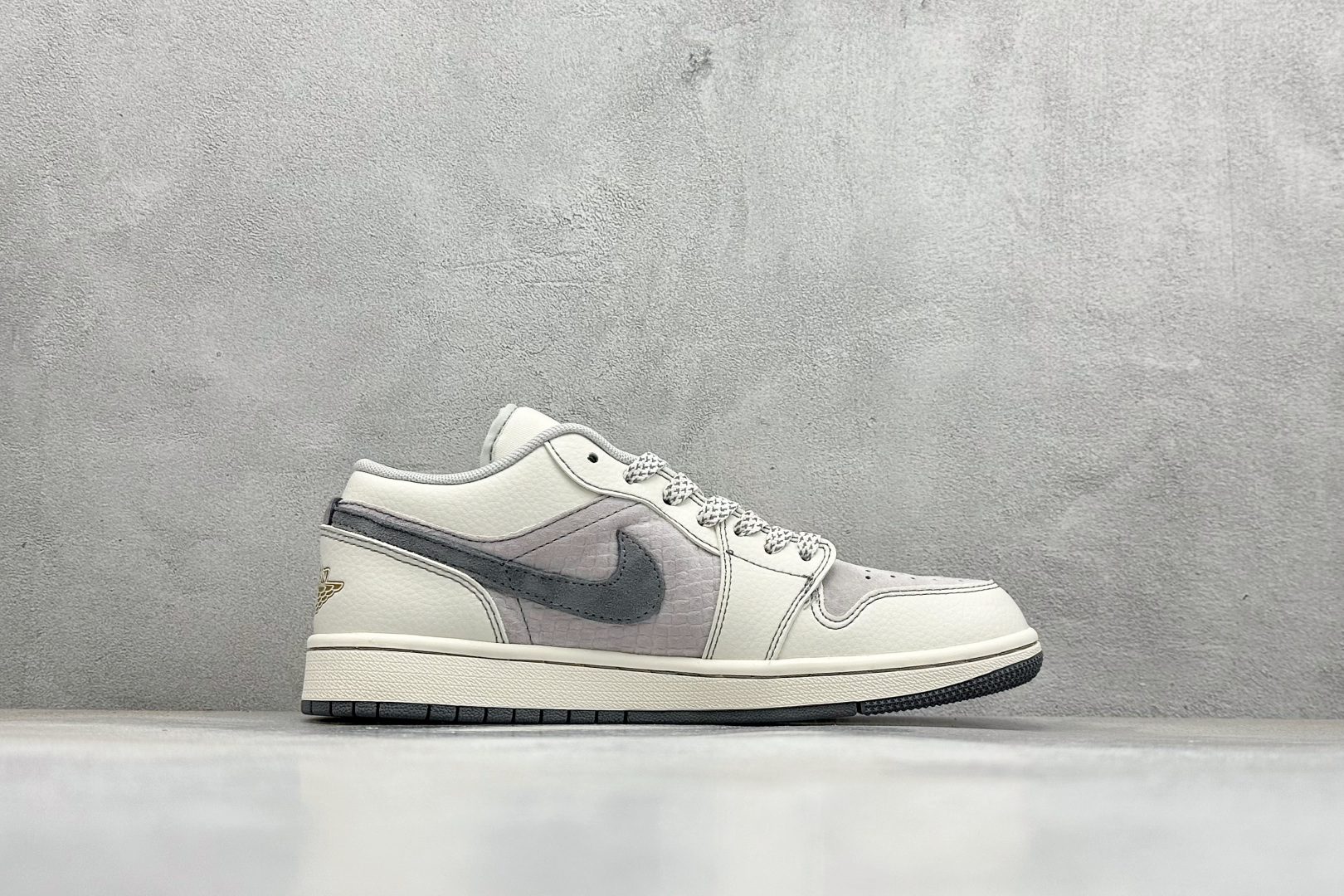 福利特价 
Air Jordan 1 Low AJ1 乔1黑神话悟空 高端定制 低帮复古篮球鞋
#定制