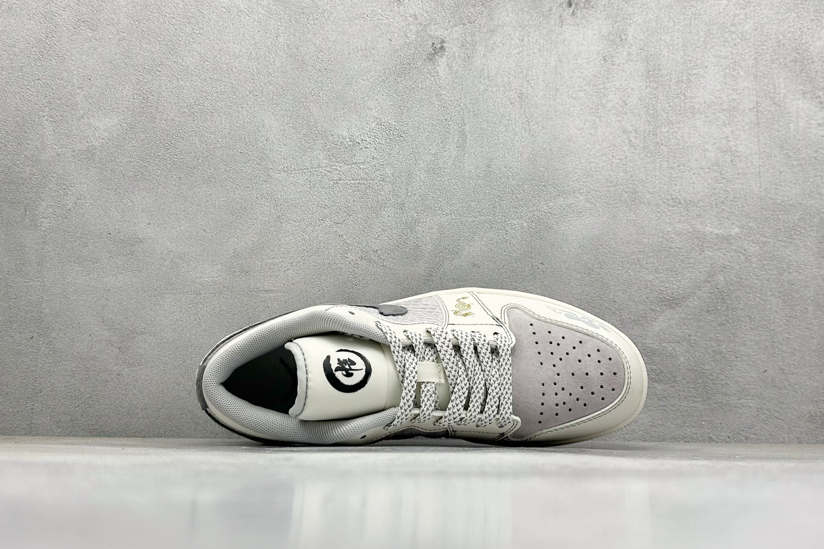 福利特价 
Air Jordan 1 Low AJ1 乔1黑神话悟空 高端定制 低帮复古篮球鞋
#定制