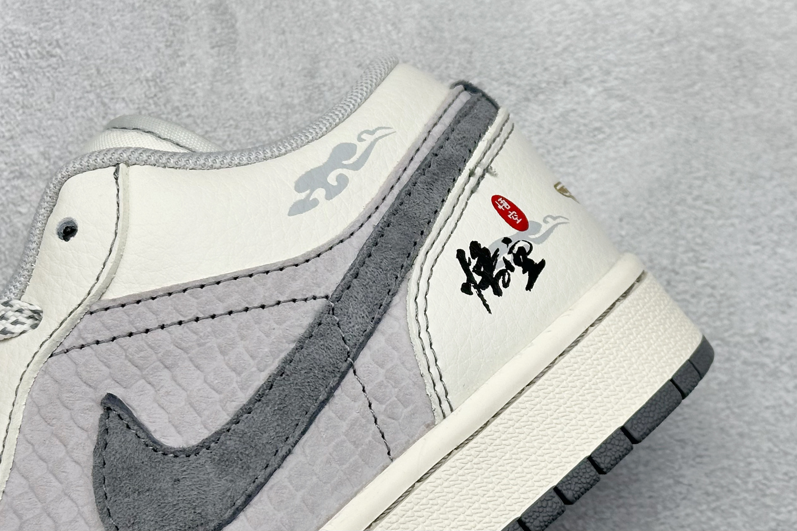 福利特价 
Air Jordan 1 Low AJ1 乔1黑神话悟空 高端定制 低帮复古篮球鞋
#定制