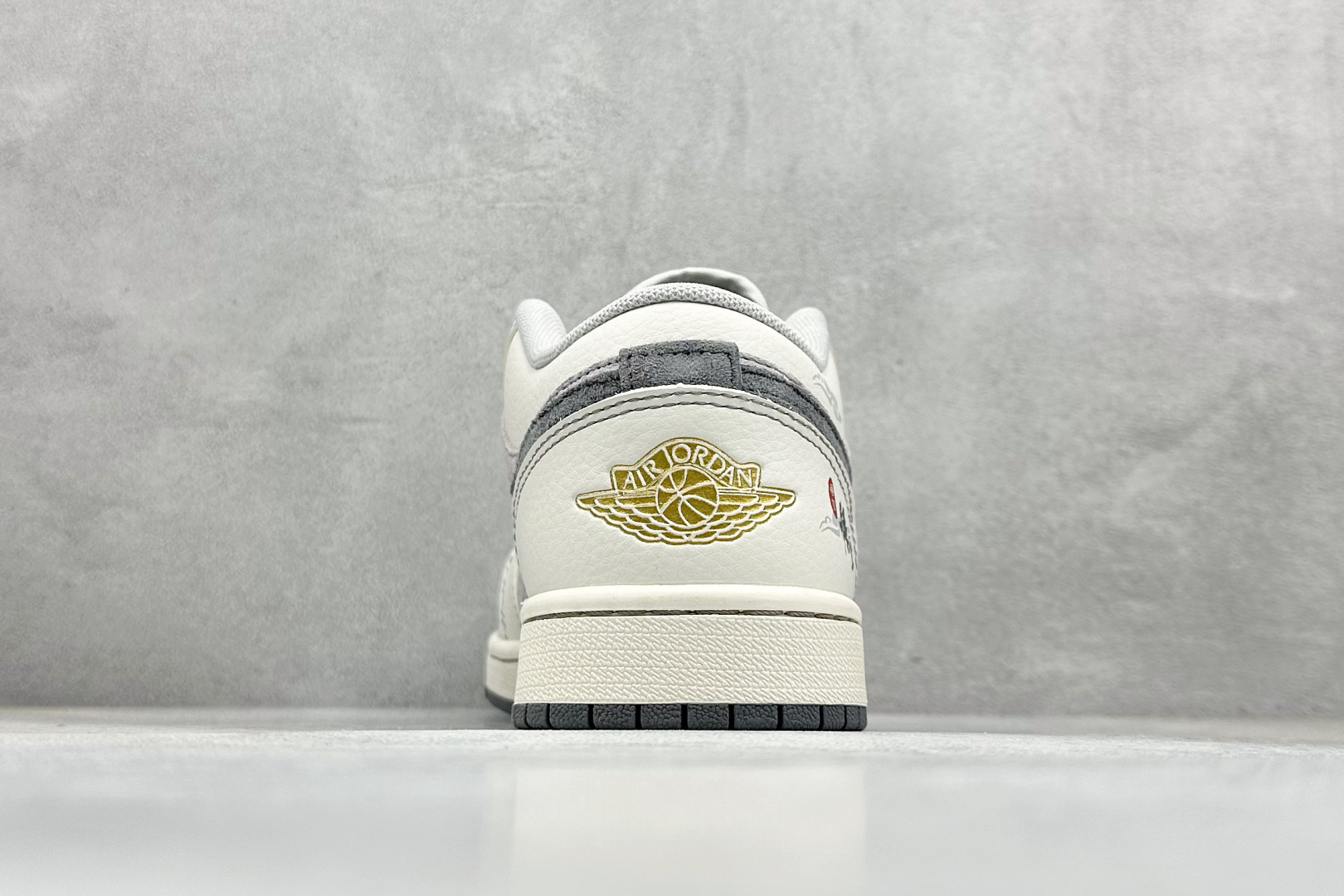 福利特价 
Air Jordan 1 Low AJ1 乔1黑神话悟空 高端定制 低帮复古篮球鞋
#定制