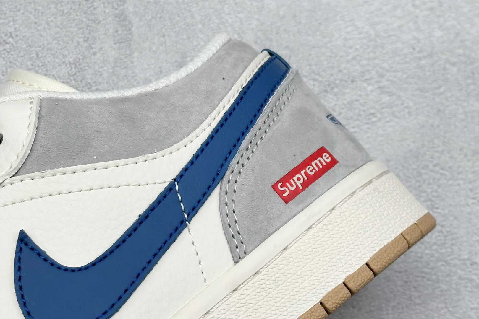 福利特价 
Air Jordan 1 Low AJ1 乔1 Supreme联名-米蓝生胶 高端定制 低帮