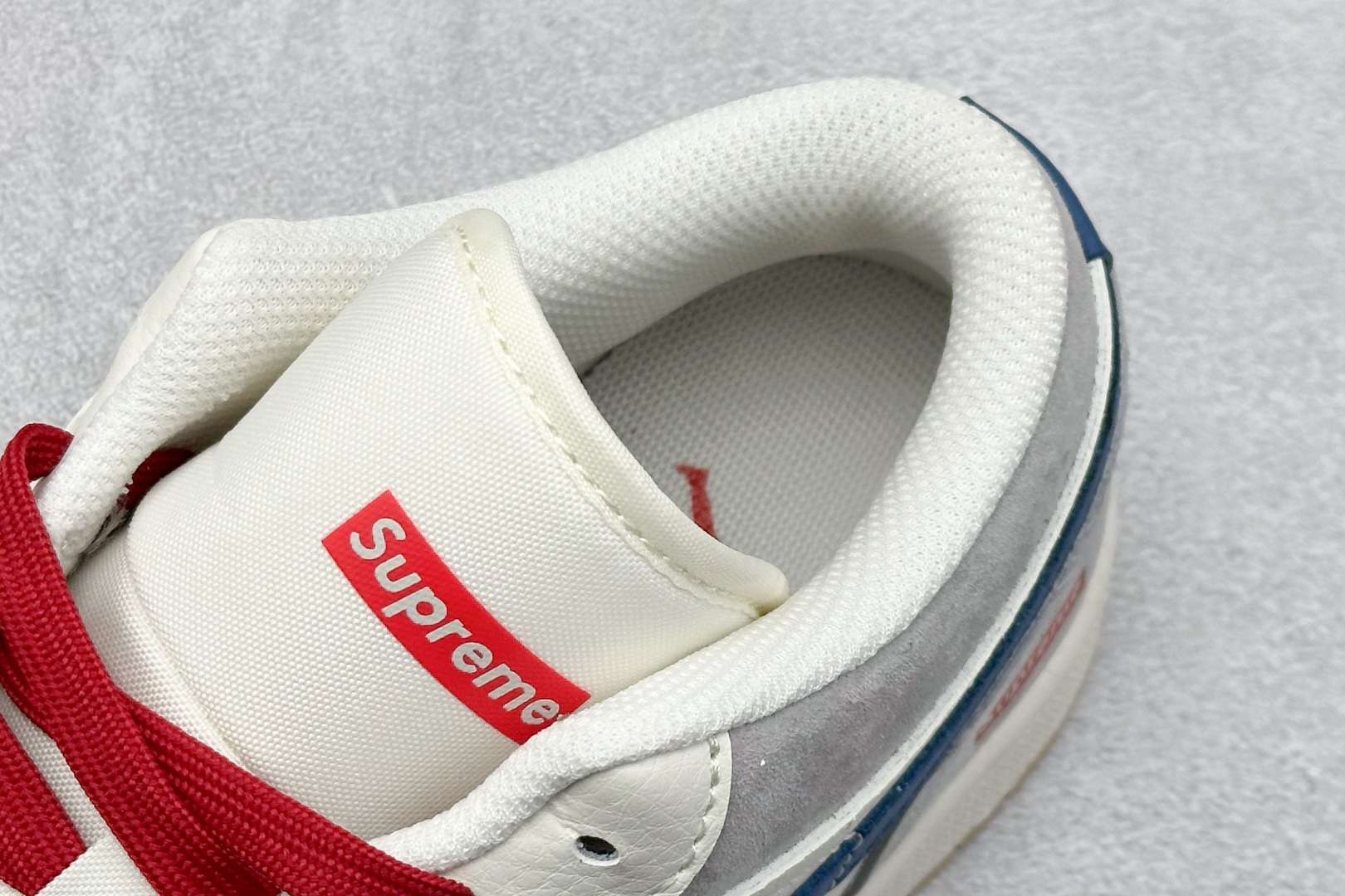 福利特价 
Air Jordan 1 Low AJ1 乔1 Supreme联名-米蓝生胶 高端定制 低帮