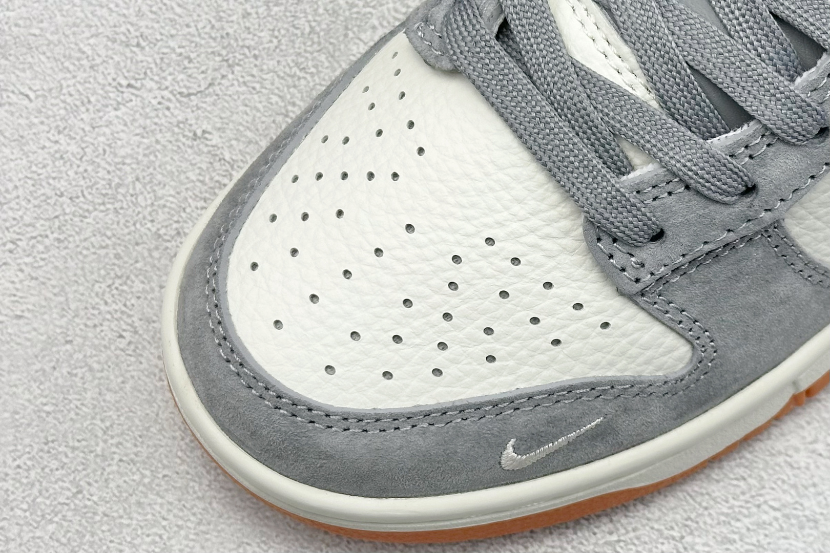 福利特价 
Nk SB Dunk Low 北面联名---白蓝橙勾 周年高端定制 低帮休闲板鞋
#高端定制