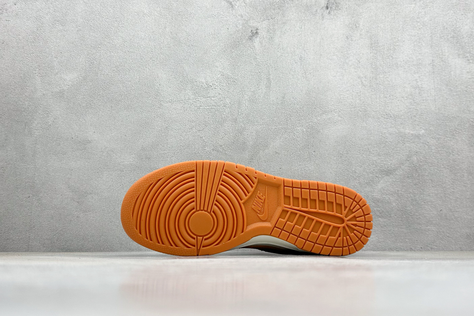 福利特价 
Nk SB Dunk Low 北面联名---白蓝橙勾 周年高端定制 低帮休闲板鞋
#高端定制