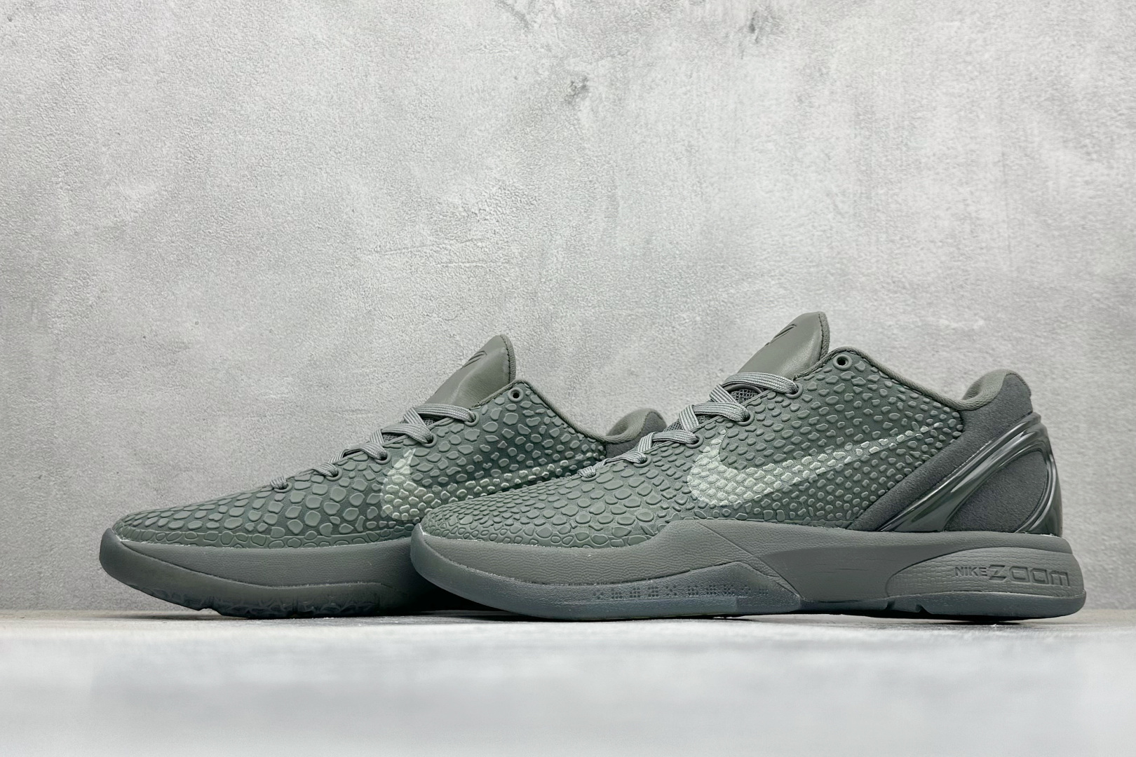 真碳福利 
NK Kobe 6 Protro 科比6代专业实战篮球鞋
采用了复合式的鞋面 内层为透气网面