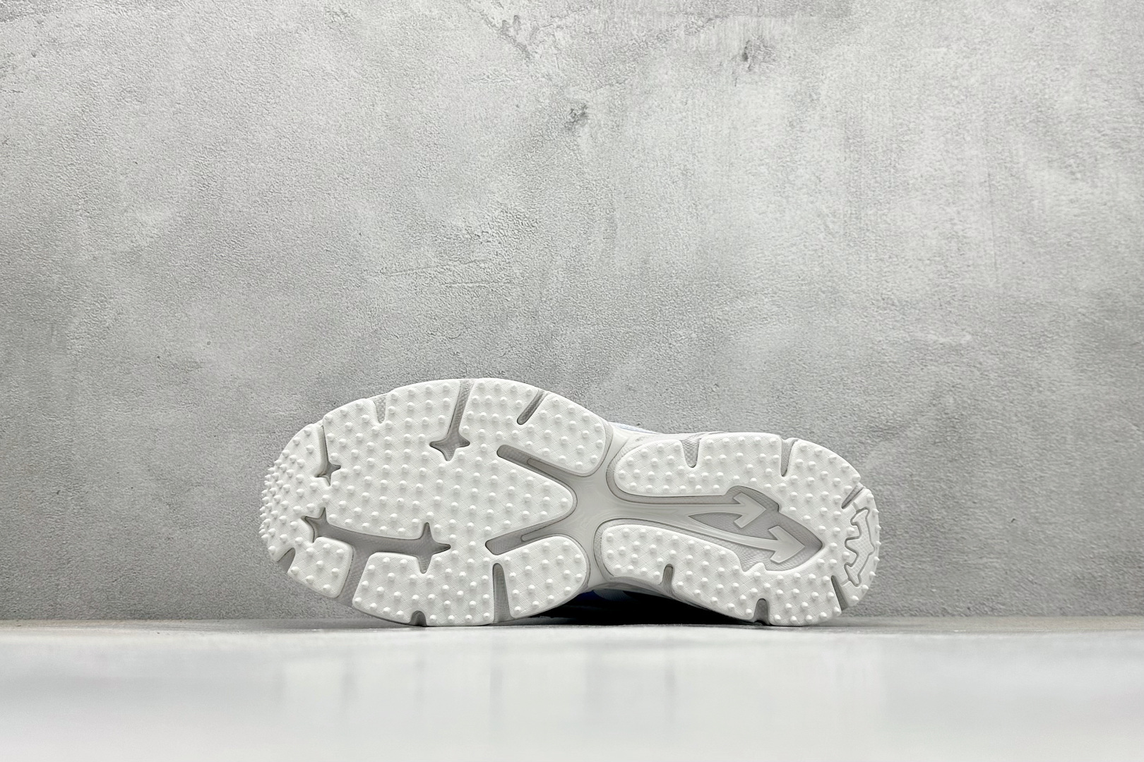 380 S版 2024年OW最新款跑鞋