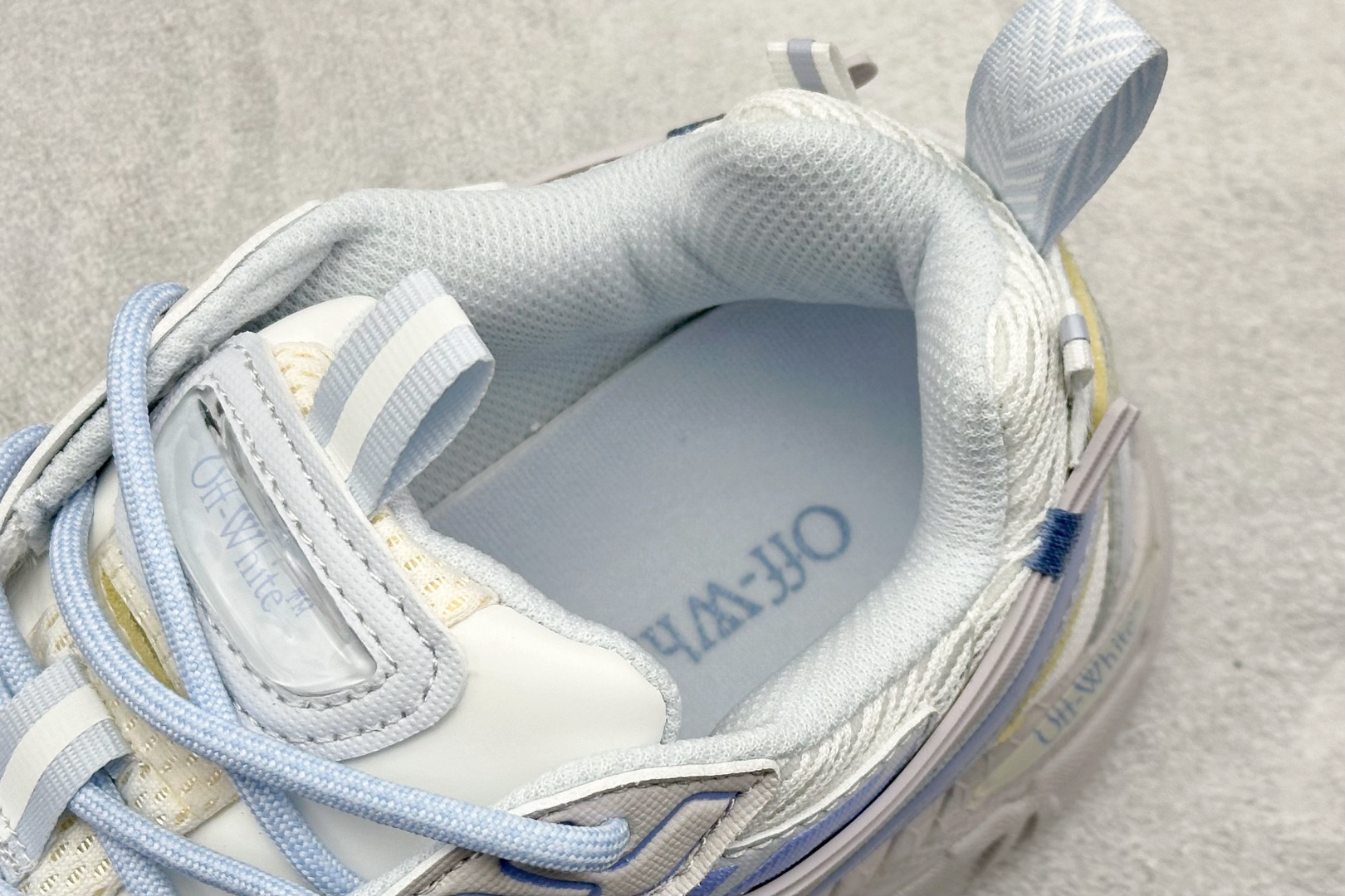 380 S版 2024年OW最新款跑鞋