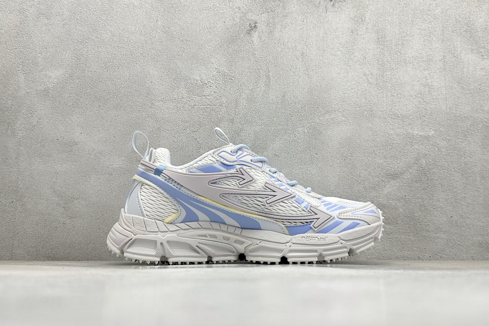 380 S版 2024年OW最新款跑鞋