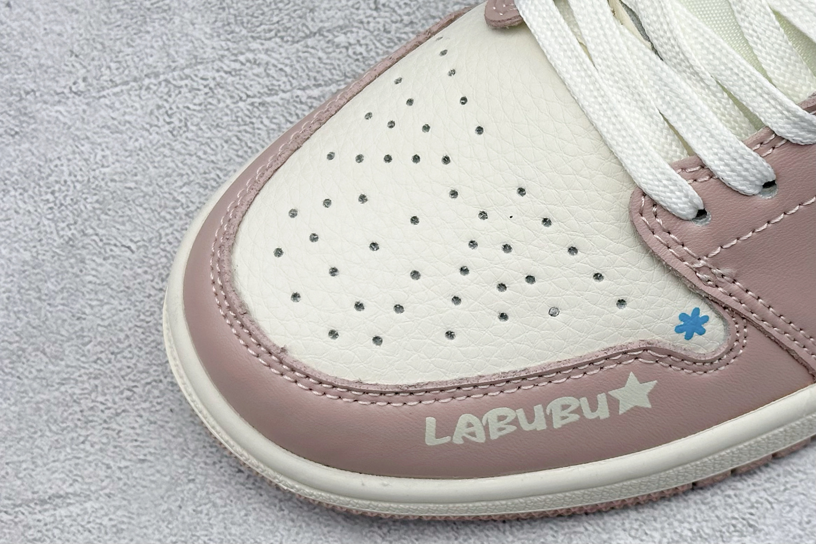 XC版Air Jordan 1 Retro Low x LABUB 粉白 QG2025-005