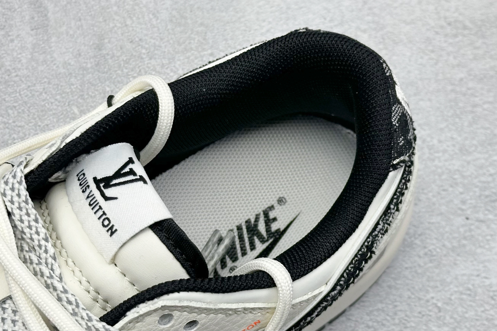 XC版Nike SB Dunk Low LV联名 黑花抽绳 周年高端定制 低帮休闲板鞋 YX5066-385