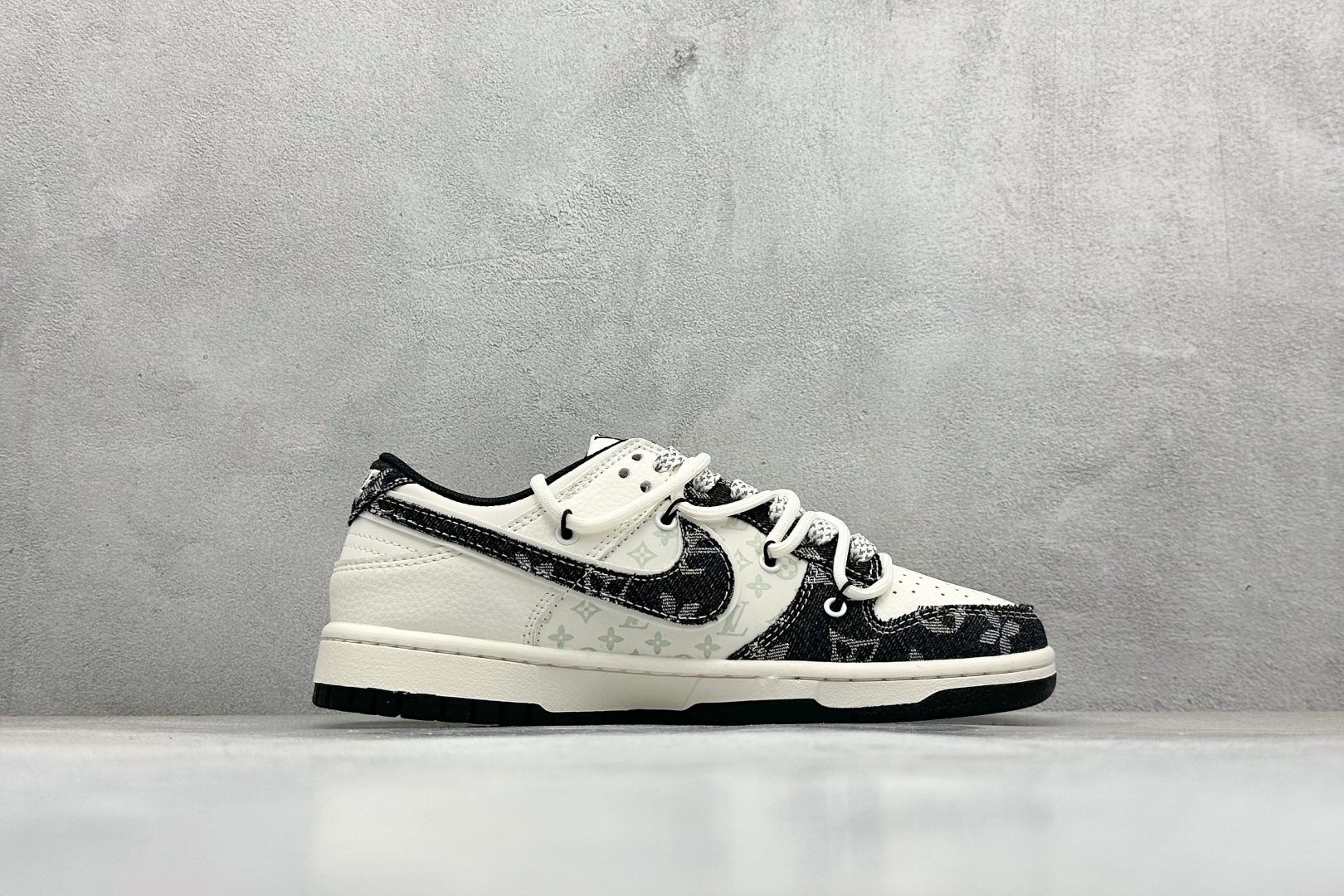 XC版Nike SB Dunk Low LV联名 黑花抽绳 周年高端定制 低帮休闲板鞋 YX5066-385