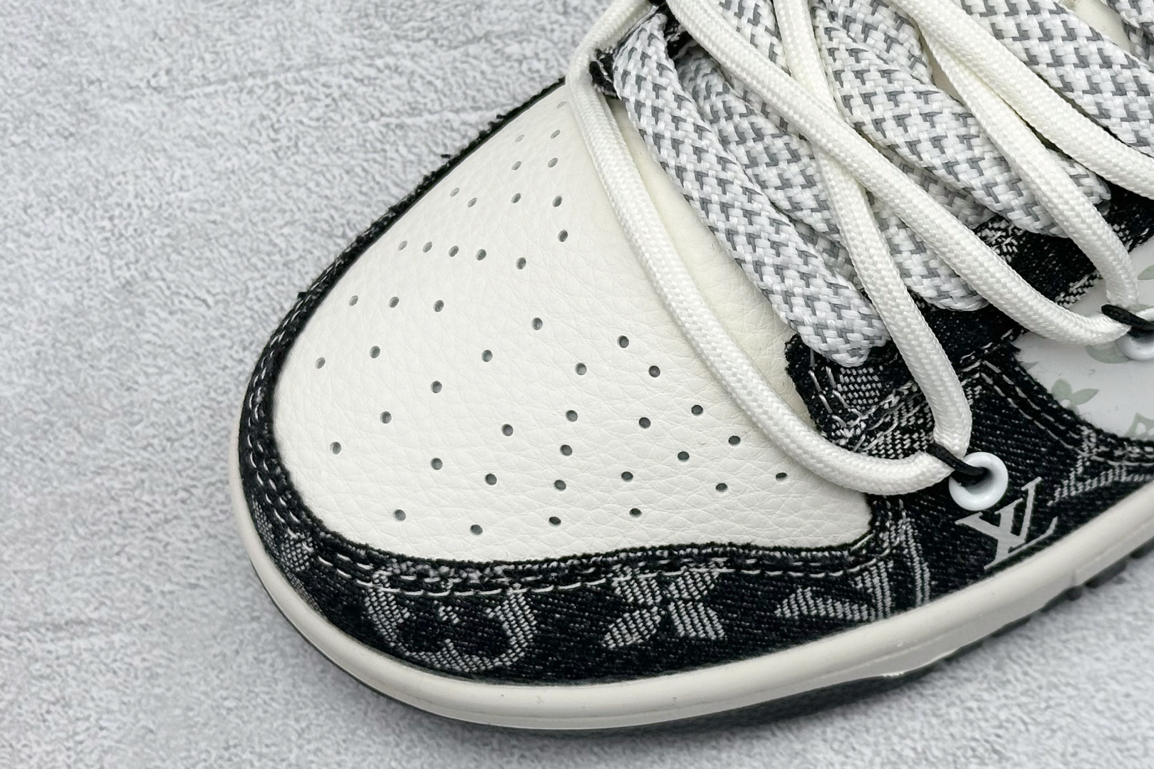 XC版Nike SB Dunk Low LV联名 黑花抽绳 周年高端定制 低帮休闲板鞋 YX5066-385