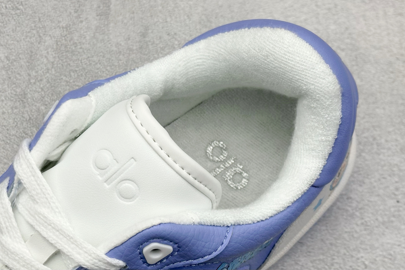 190 Alo Yoga Recovery Mode 拉布布 人气单品 舒适简约防滑耐磨低帮休闲板鞋