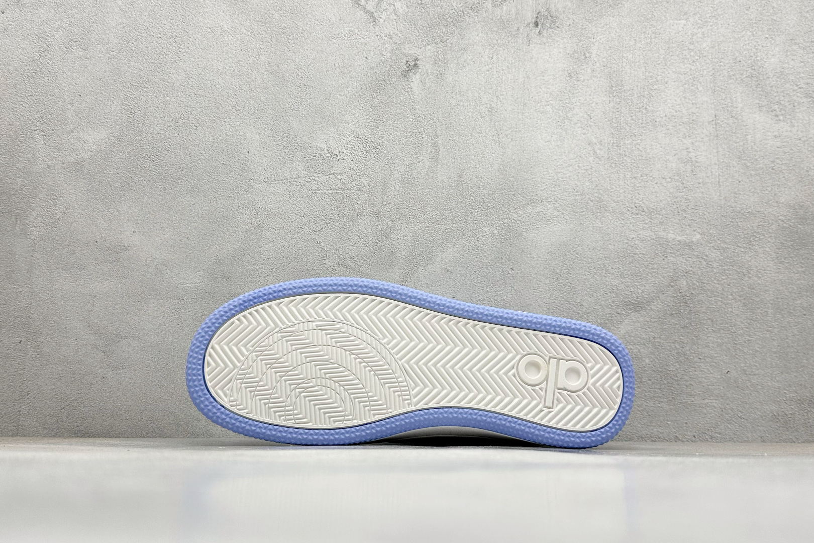 190 Alo Yoga Recovery Mode 拉布布 人气单品 舒适简约防滑耐磨低帮休闲板鞋