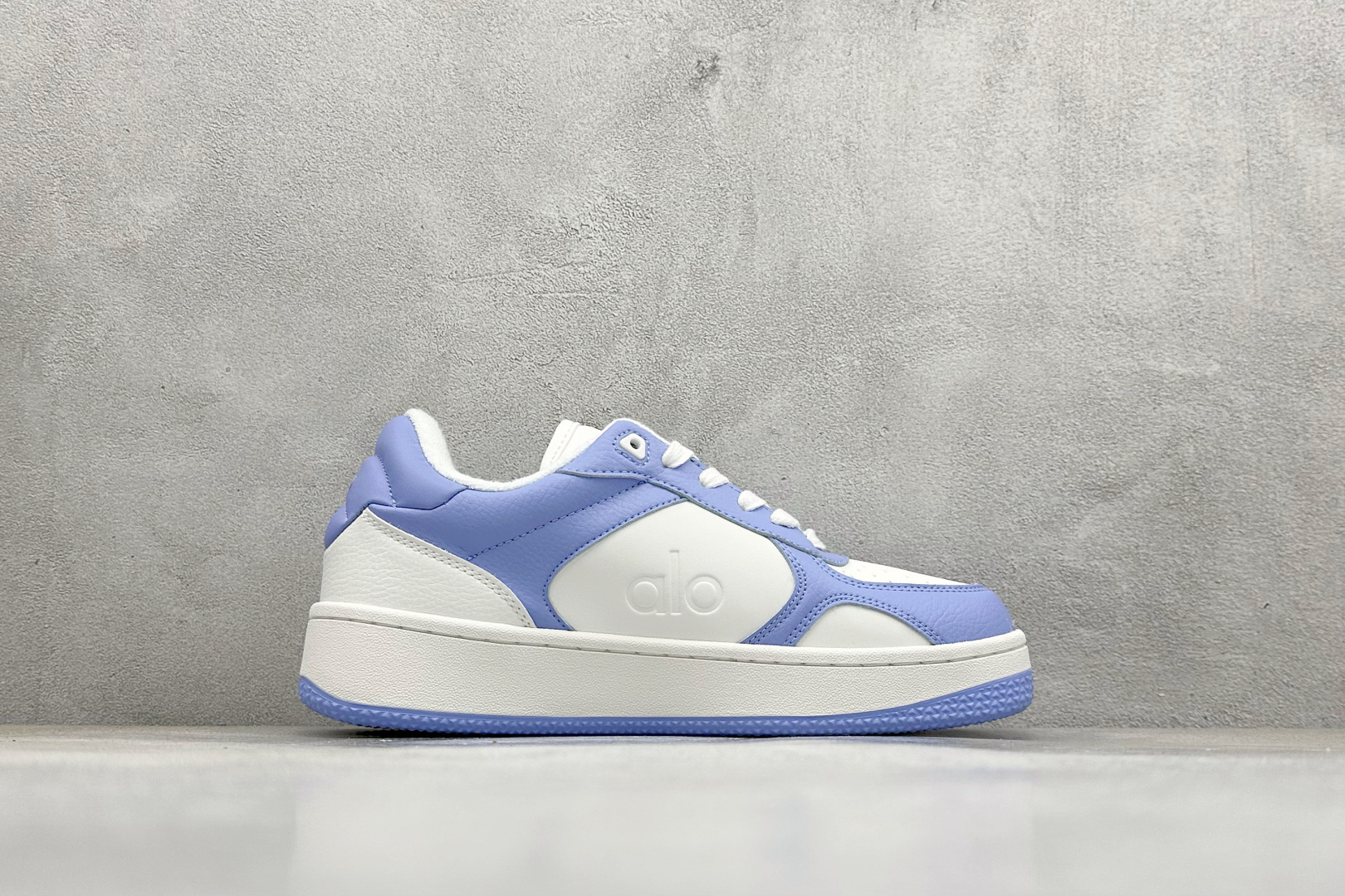 190 Alo Yoga Recovery Mode 拉布布 人气单品 舒适简约防滑耐磨低帮休闲板鞋