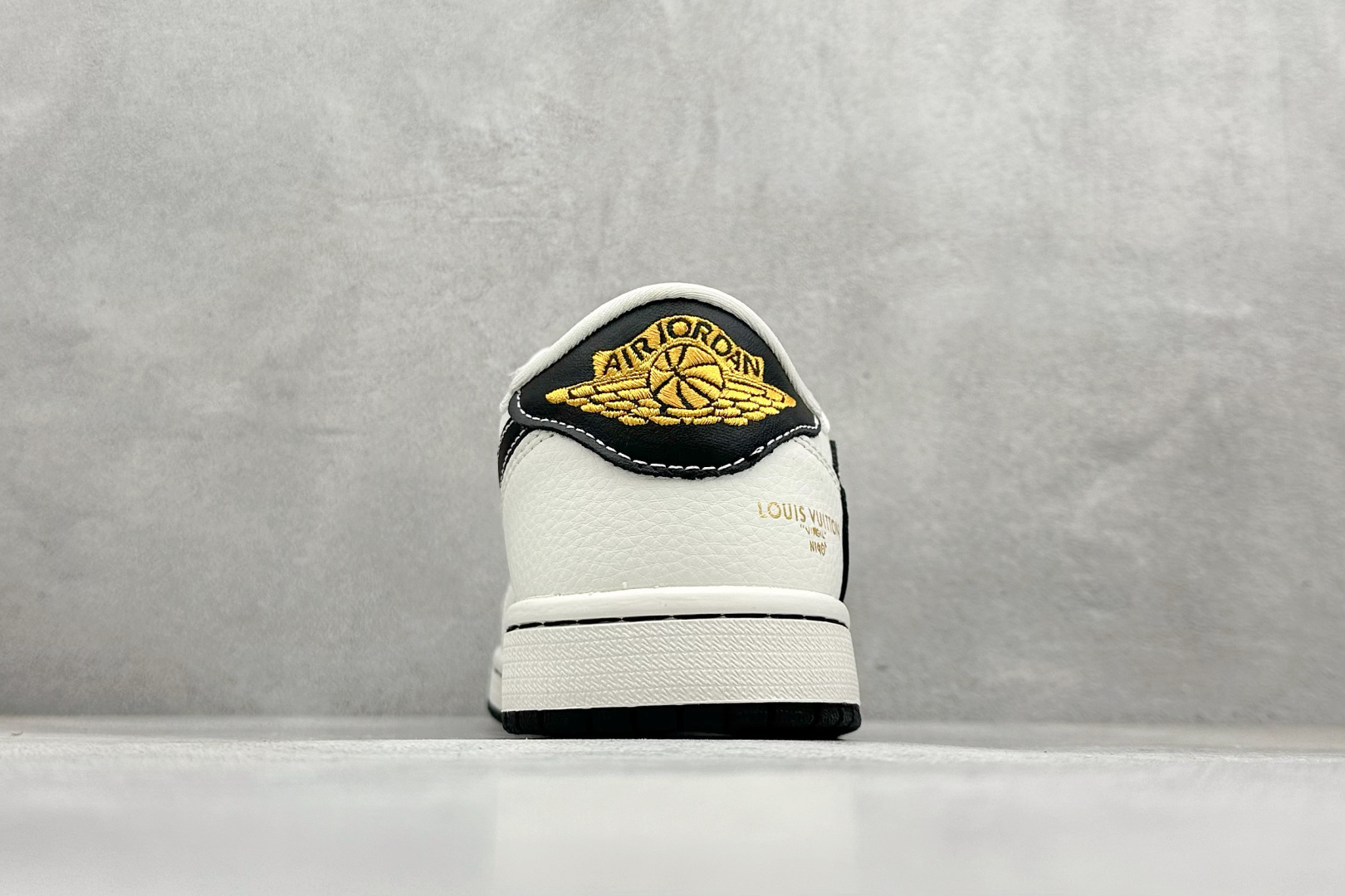 Travis Scott x Fragment Design x Air Jordan 1 Low SP AJ1 乔1 LV联名 米黑金标 低帮文化休闲板鞋 JW1188-144