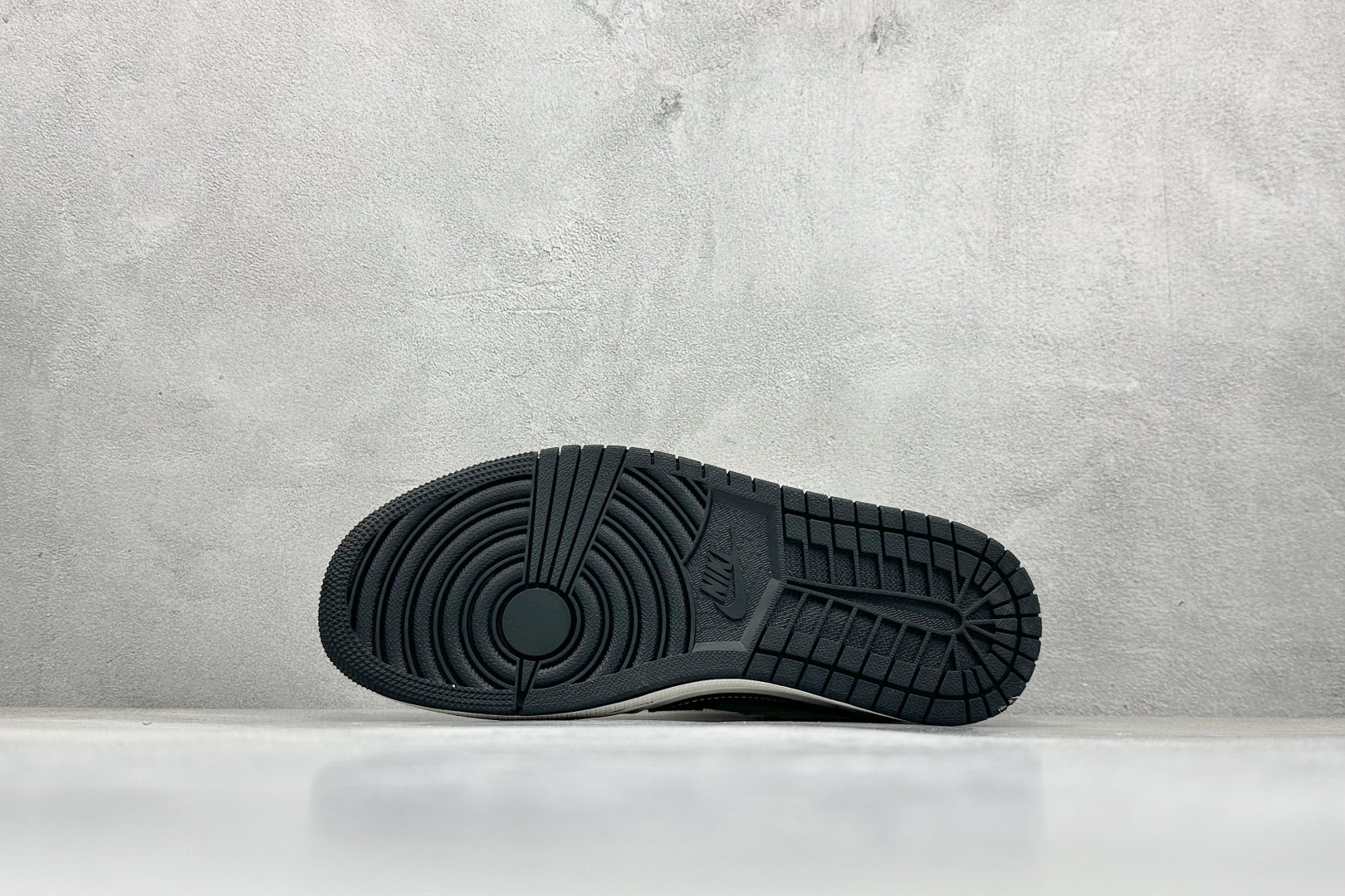 Travis Scott x Fragment Design x Air Jordan 1 Low SP AJ1 乔1 LV联名 米黑金标 低帮文化休闲板鞋 JW1188-144