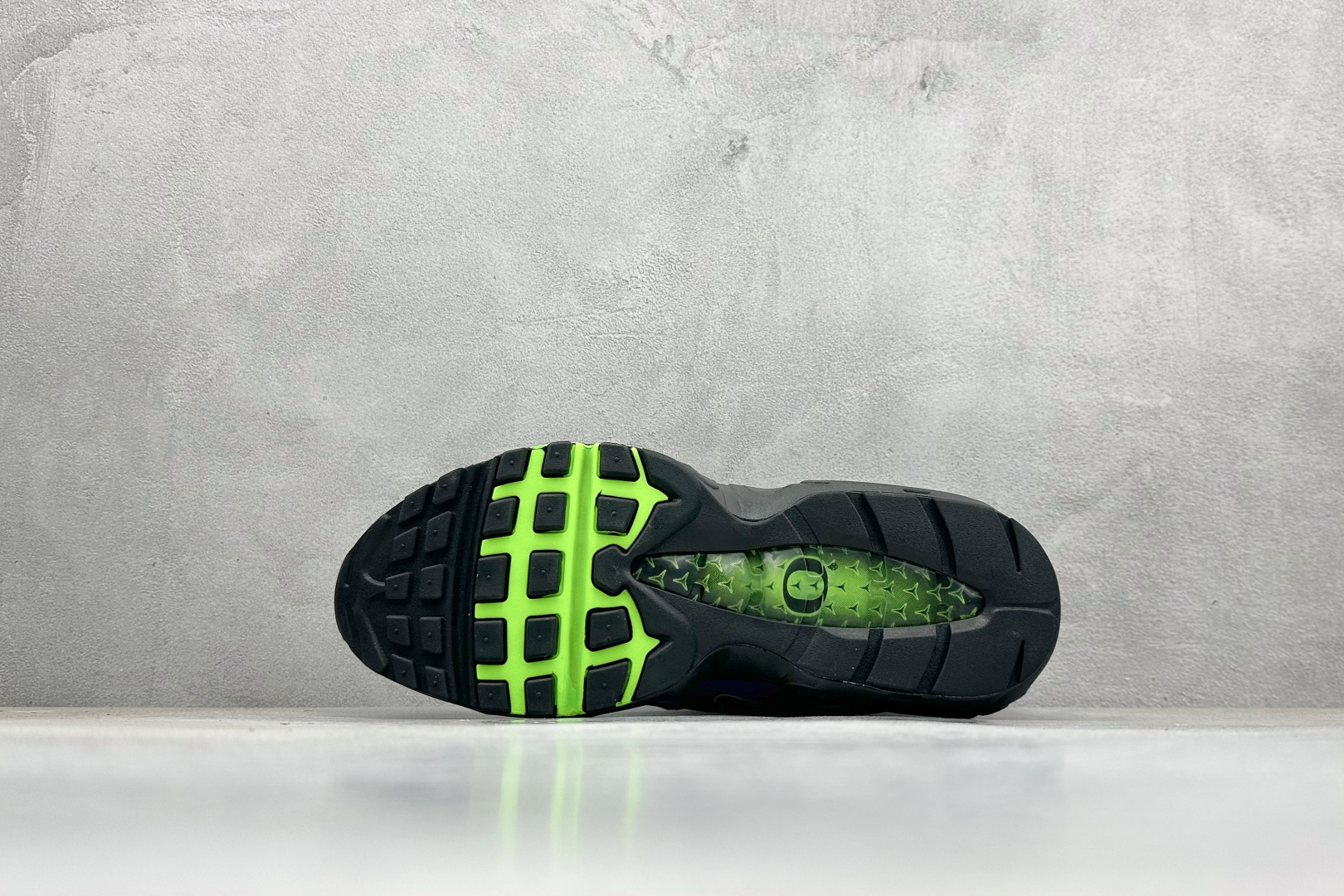 纯原Nike Air 95/97 Thunder 全掌气垫复古子弹跑步鞋 IM2174-001-莆田鞋,莆田鞋货源,高仿鞋,高仿鞋货源,安福档口,莆田高仿鞋,莆田鞋批发,高仿鞋批发,莆田高仿运动鞋,高仿运动鞋,莆田运动鞋 纯原Nike Air 95/97 Thunder 全掌气垫复古子弹跑步鞋 IM2174-001