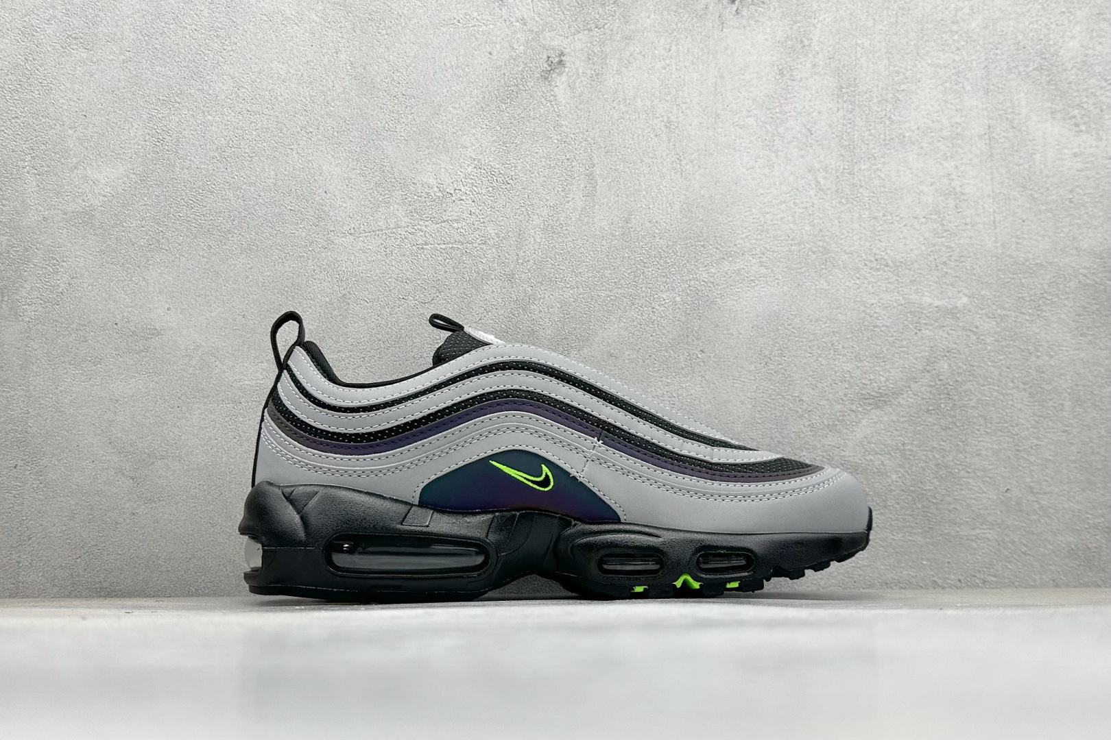 纯原Nike Air 95/97 Thunder 全掌气垫复古子弹跑步鞋 IM2174-001-莆田鞋,莆田鞋货源,高仿鞋,高仿鞋货源,安福档口,莆田高仿鞋,莆田鞋批发,高仿鞋批发,莆田高仿运动鞋,高仿运动鞋,莆田运动鞋 纯原Nike Air 95/97 Thunder 全掌气垫复古子弹跑步鞋 IM2174-001