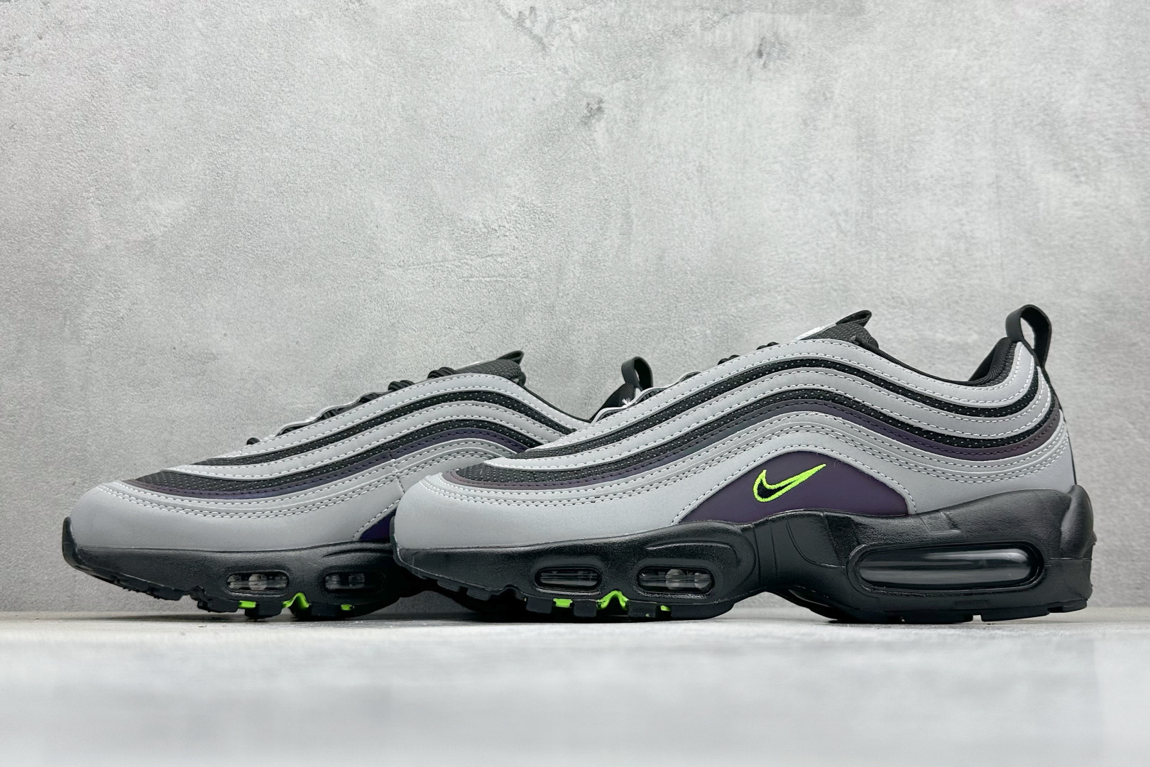纯原Nike Air 95/97 Thunder 全掌气垫复古子弹跑步鞋 IM2174-001-莆田鞋,莆田鞋货源,高仿鞋,高仿鞋货源,安福档口,莆田高仿鞋,莆田鞋批发,高仿鞋批发,莆田高仿运动鞋,高仿运动鞋,莆田运动鞋 纯原Nike Air 95/97 Thunder 全掌气垫复古子弹跑步鞋 IM2174-001