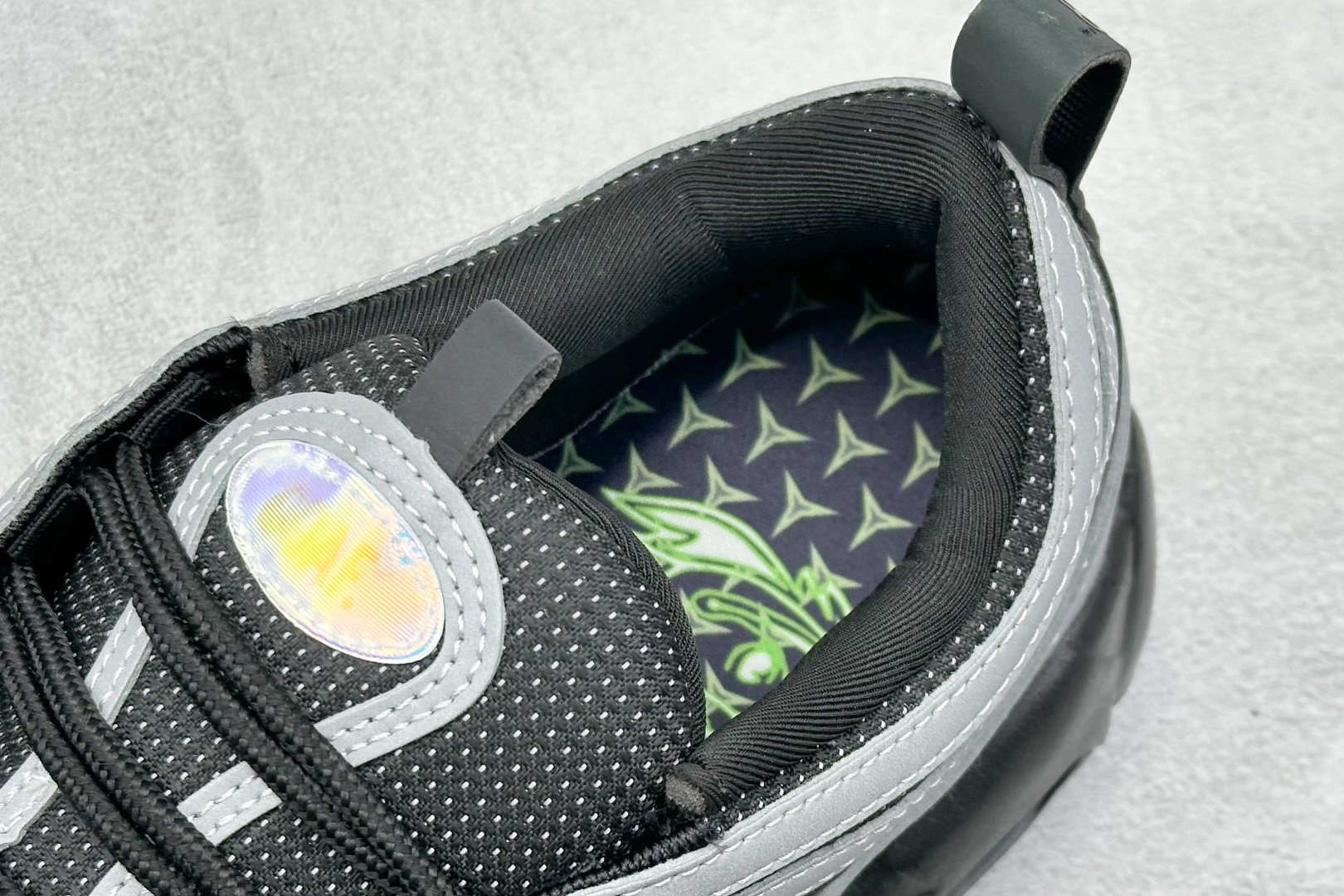 纯原Nike Air 95/97 Thunder 全掌气垫复古子弹跑步鞋 IM2174-001-莆田鞋,莆田鞋货源,高仿鞋,高仿鞋货源,安福档口,莆田高仿鞋,莆田鞋批发,高仿鞋批发,莆田高仿运动鞋,高仿运动鞋,莆田运动鞋 纯原Nike Air 95/97 Thunder 全掌气垫复古子弹跑步鞋 IM2174-001