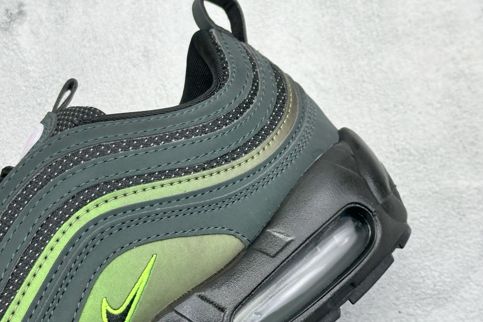 纯原Nike Air 95/97 Thunder 全掌气垫复古子弹跑步鞋 II1711-900-莆田鞋,莆田鞋货源,高仿鞋,高仿鞋货源,安福档口,莆田高仿鞋,莆田鞋批发,高仿鞋批发,莆田高仿运动鞋,高仿运动鞋,莆田运动鞋 纯原Nike Air 95/97 Thunder 全掌气垫复古子弹跑步鞋 II1711-900