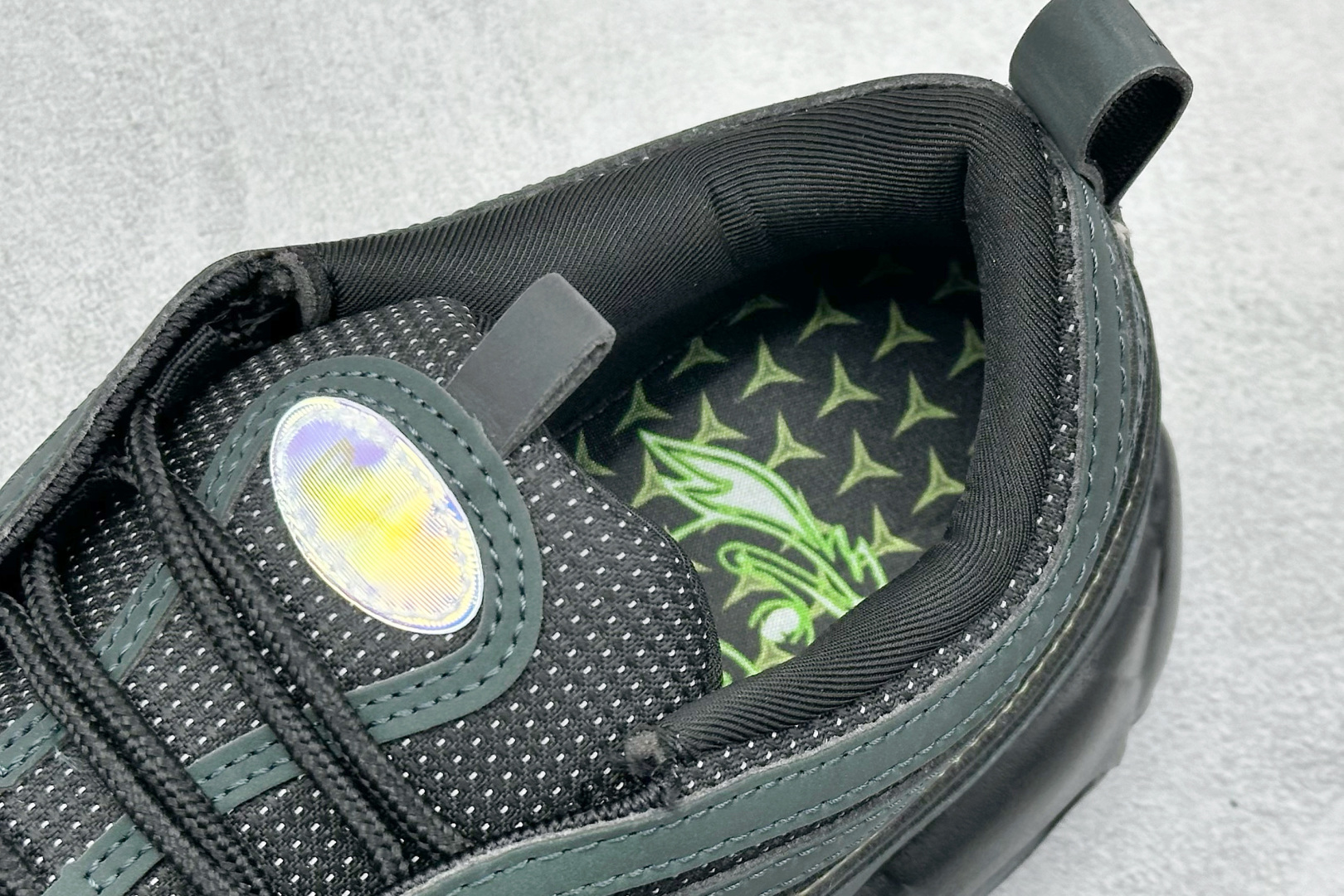 纯原Nike Air 95/97 Thunder 全掌气垫复古子弹跑步鞋 II1711-900-莆田鞋,莆田鞋货源,高仿鞋,高仿鞋货源,安福档口,莆田高仿鞋,莆田鞋批发,高仿鞋批发,莆田高仿运动鞋,高仿运动鞋,莆田运动鞋 纯原Nike Air 95/97 Thunder 全掌气垫复古子弹跑步鞋 II1711-900