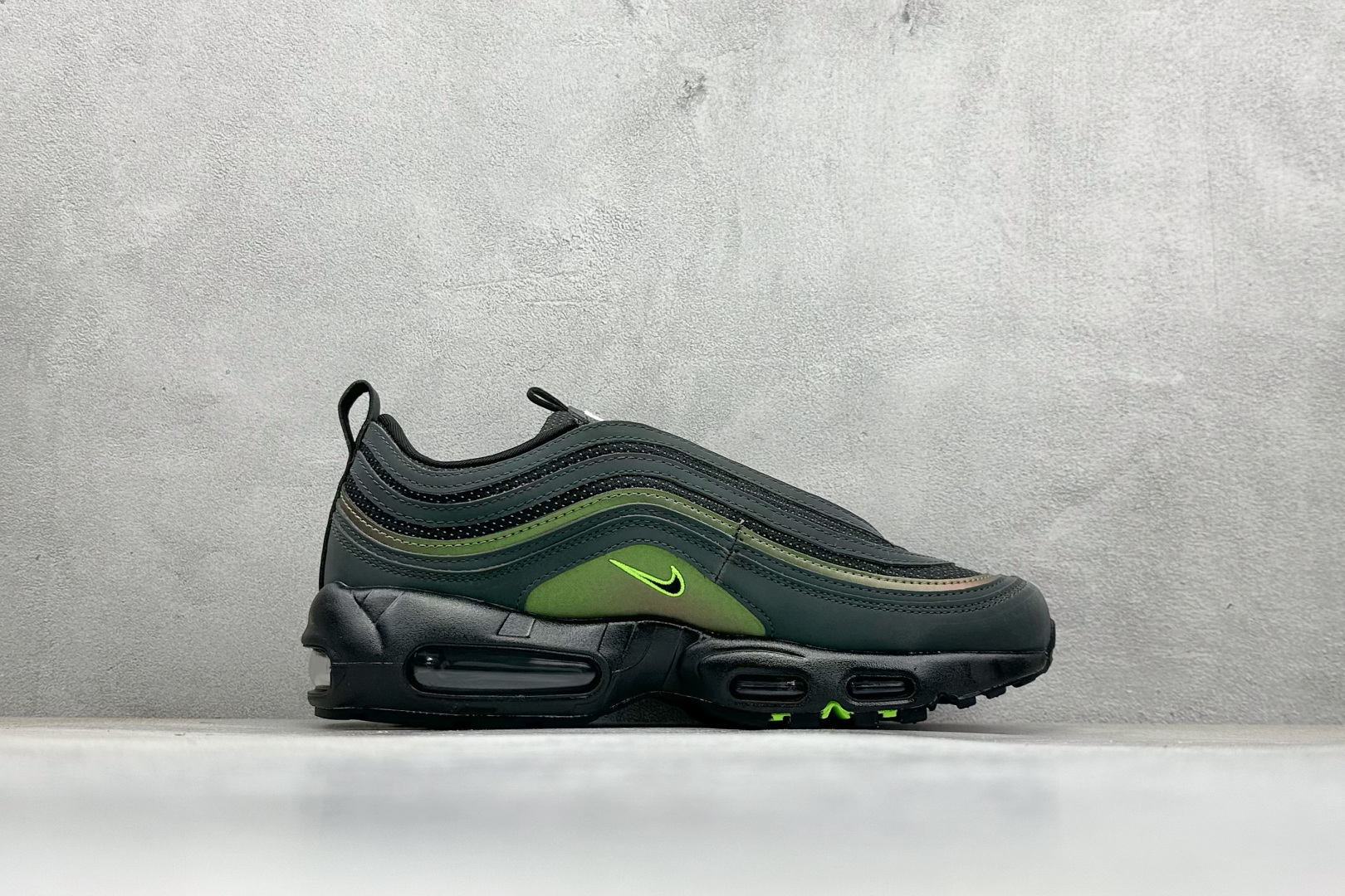 纯原Nike Air 95/97 Thunder 全掌气垫复古子弹跑步鞋 II1711-900-莆田鞋,莆田鞋货源,高仿鞋,高仿鞋货源,安福档口,莆田高仿鞋,莆田鞋批发,高仿鞋批发,莆田高仿运动鞋,高仿运动鞋,莆田运动鞋 纯原Nike Air 95/97 Thunder 全掌气垫复古子弹跑步鞋 II1711-900
