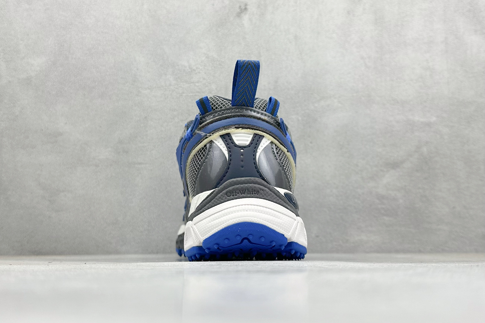 380 牌 Off-White 仍需要不断更新符合当下潮流时尚的复古运动鞋款 OMIA295F24FAB-001-Chinese UA Cheap High Quatity Brand Clothes Bags handbags Sneakers wholesale wholesaler seller from China Factory suppliers Fashion Clothing Shoes best Quality Beautiful Price 380 牌 Off-White 仍需要不断更新符合当下潮流时尚的复古运动鞋款 OMIA295F24FAB-001