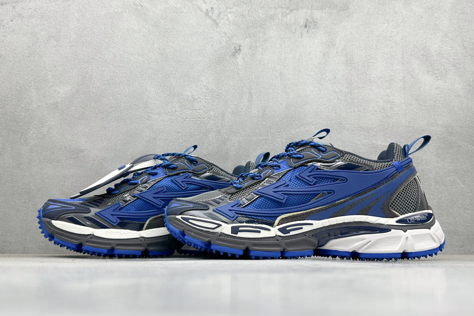 380 牌 Off-White 仍需要不断更新符合当下潮流时尚的复古运动鞋款 OMIA295F24FAB-001-Chinese UA Cheap High Quatity Brand Clothes Bags handbags Sneakers wholesale wholesaler seller from China Factory suppliers Fashion Clothing Shoes best Quality Beautiful Price 380 牌 Off-White 仍需要不断更新符合当下潮流时尚的复古运动鞋款 OMIA295F24FAB-001