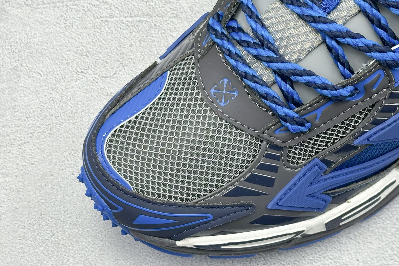 380 牌 Off-White 仍需要不断更新符合当下潮流时尚的复古运动鞋款 OMIA295F24FAB-001-Chinese UA Cheap High Quatity Brand Clothes Bags handbags Sneakers wholesale wholesaler seller from China Factory suppliers Fashion Clothing Shoes best Quality Beautiful Price 380 牌 Off-White 仍需要不断更新符合当下潮流时尚的复古运动鞋款 OMIA295F24FAB-001