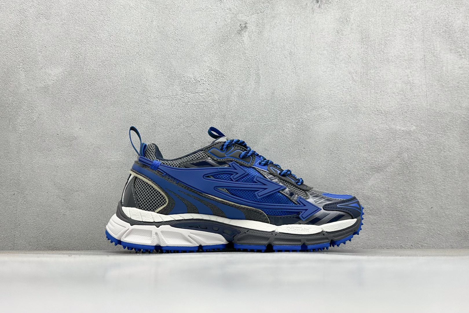 380 牌 Off-White 仍需要不断更新符合当下潮流时尚的复古运动鞋款 OMIA295F24FAB-001-Chinese UA Cheap High Quatity Brand Clothes Bags handbags Sneakers wholesale wholesaler seller from China Factory suppliers Fashion Clothing Shoes best Quality Beautiful Price 380 牌 Off-White 仍需要不断更新符合当下潮流时尚的复古运动鞋款 OMIA295F24FAB-001