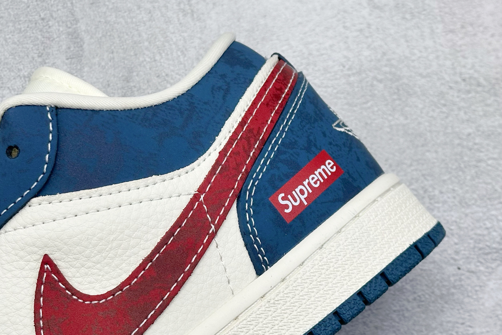 XC版Air Jordan 1 Low Sup联名 低帮休闲板鞋 QR2025-003-莆田鞋,莆田鞋货源,高仿鞋,高仿鞋货源,安福档口,莆田高仿鞋,莆田鞋批发,高仿鞋批发,莆田高仿运动鞋,高仿运动鞋,莆田运动鞋 XC版Air Jordan 1 Low Sup联名 低帮休闲板鞋 QR2025-003