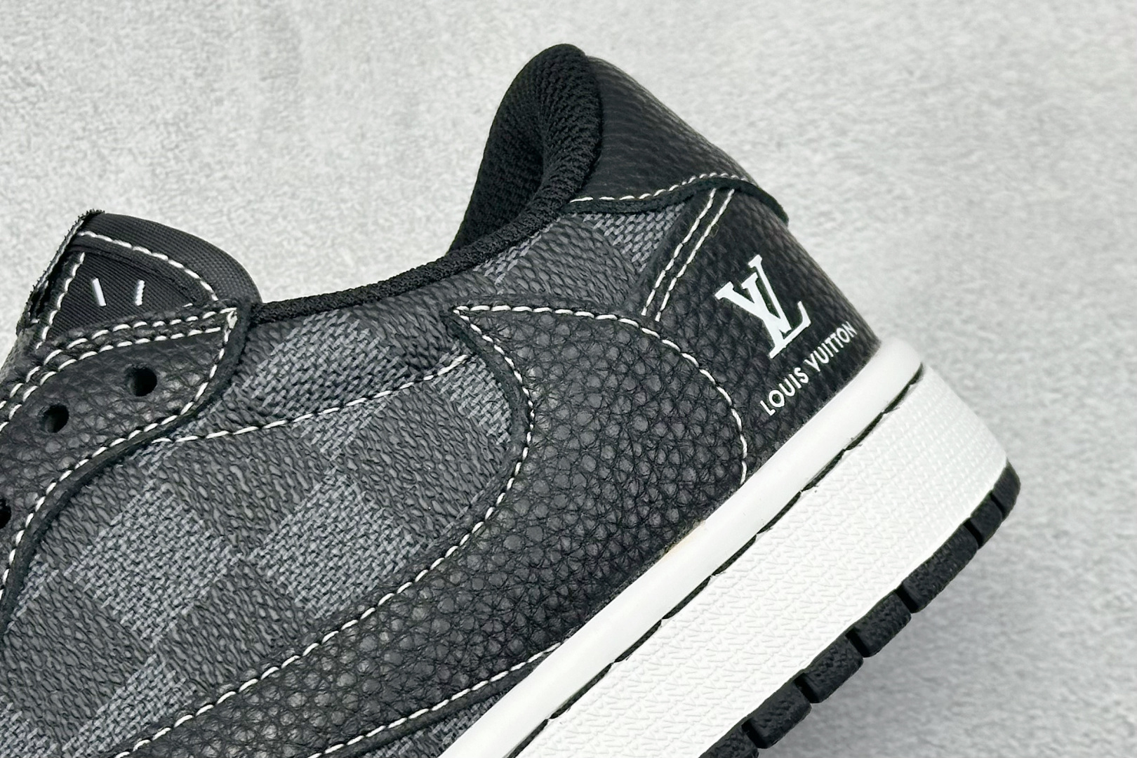 XC版Travis Scott x Fragment Design x Air Jordan 1 Low SP AJ1 乔1 LV联名 黑方格荔纹 低帮文化休闲板鞋 DZ5899-008