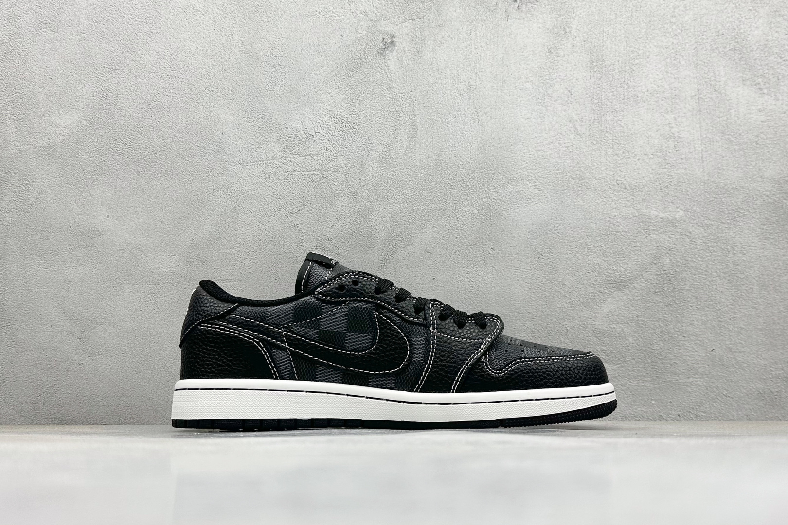 XC版Travis Scott x Fragment Design x Air Jordan 1 Low SP AJ1 乔1 LV联名 黑方格荔纹 低帮文化休闲板鞋 DZ5899-008