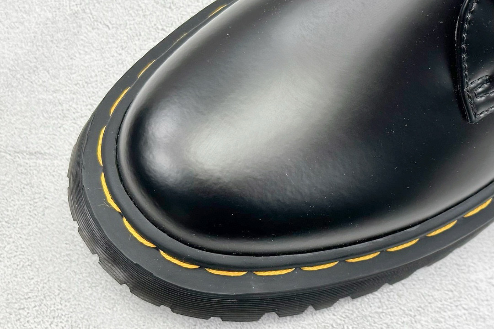 180 Dr.Martens 马汀博士经典款 马丁靴系列 哑光面 黑色硬皮