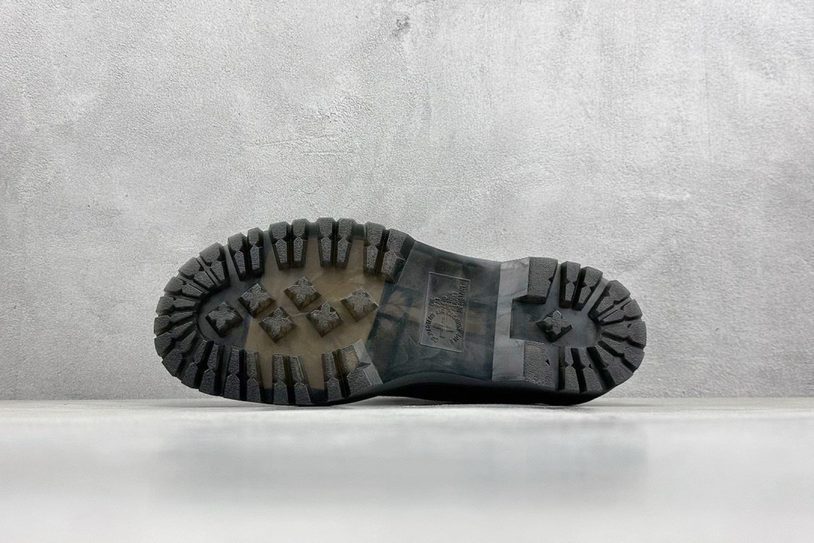 180 Dr.Martens 马汀博士经典款 马丁靴系列 哑光面 黑色硬皮